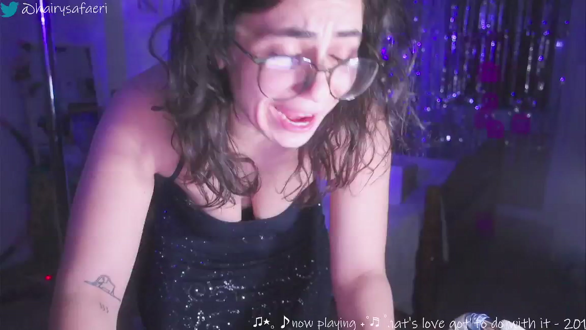 Gallery image thumbnail from HairySafaeri's myfreecams stream on, 12/25/2024, 02:28 image 18 of 20