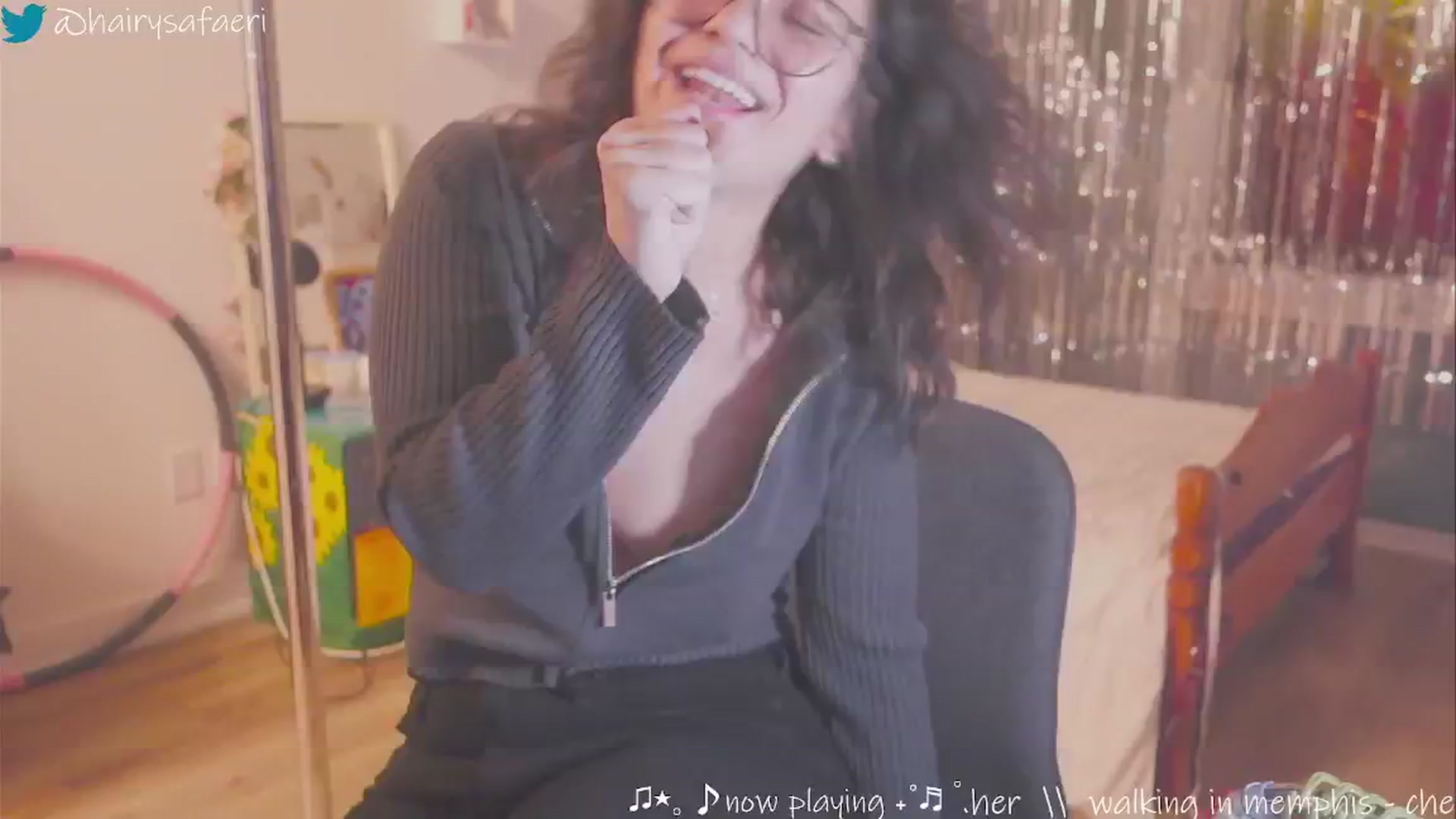 Gallery image thumbnail from HairySafaeri's myfreecams stream on, 01/08/2025, 24:07 image 16 of 20