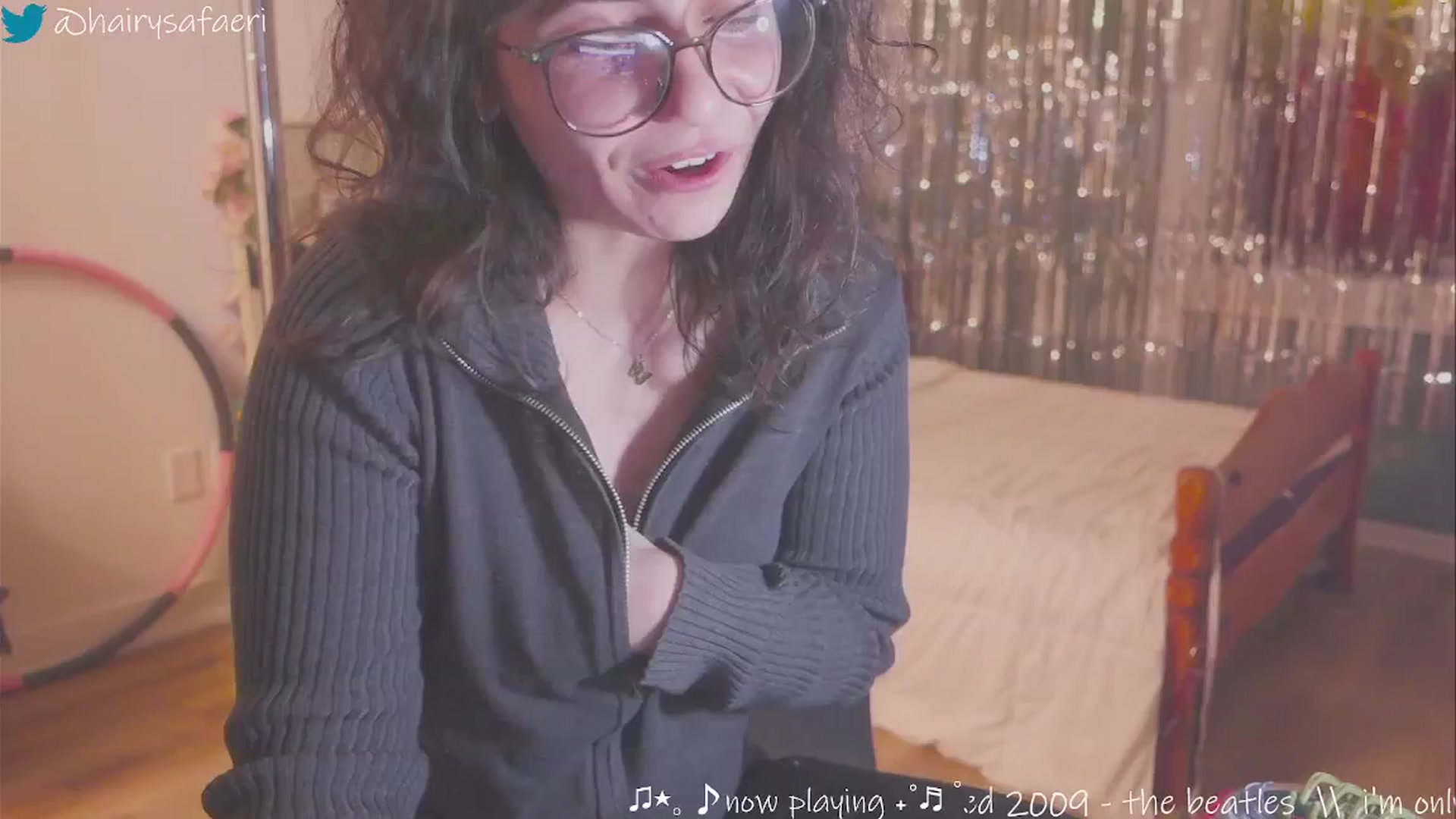 Gallery image thumbnail from HairySafaeri's myfreecams stream on, 01/08/2025, 24:07 image 15 of 20