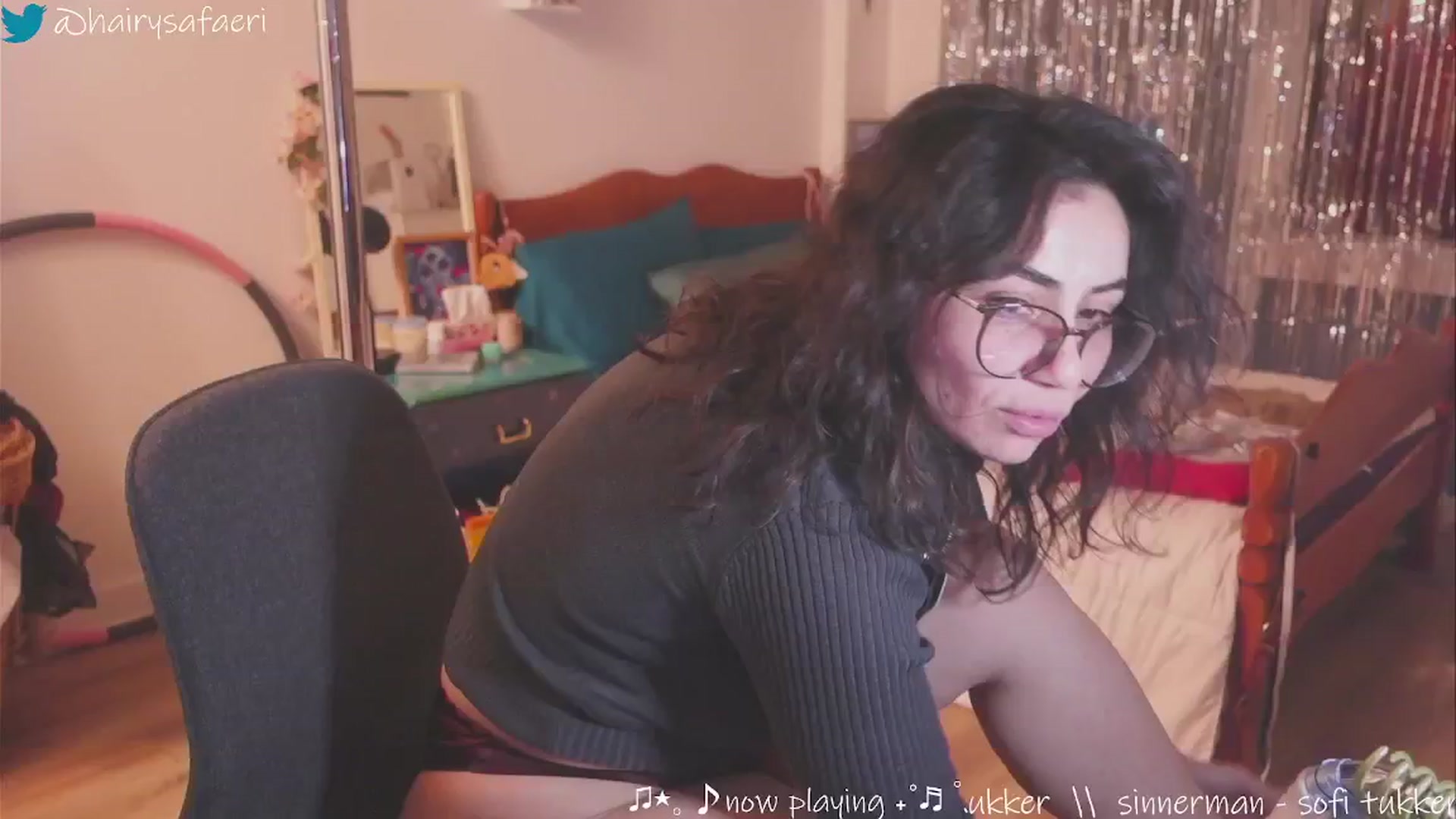 Gallery image thumbnail from HairySafaeri's myfreecams stream on, 01/08/2025, 01:24 image 17 of 20