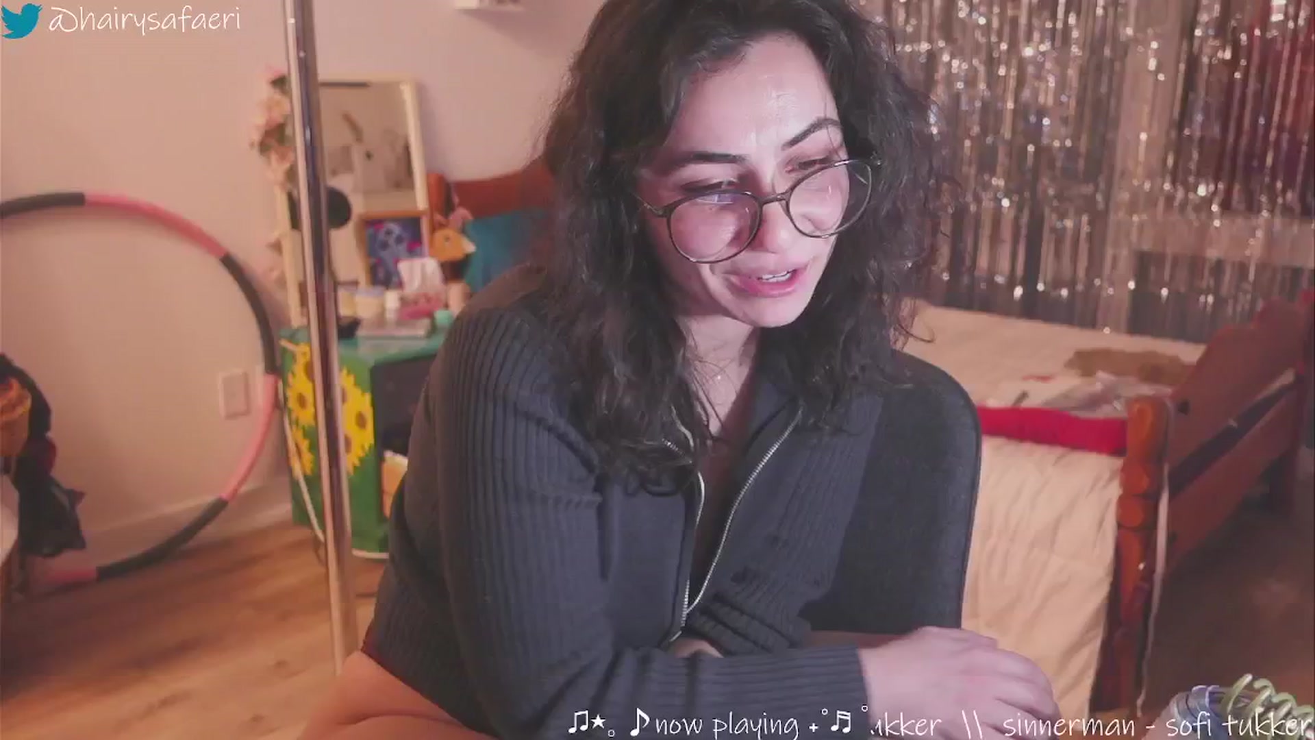 Gallery image thumbnail from HairySafaeri's myfreecams stream on, 01/08/2025, 01:24 image 11 of 20