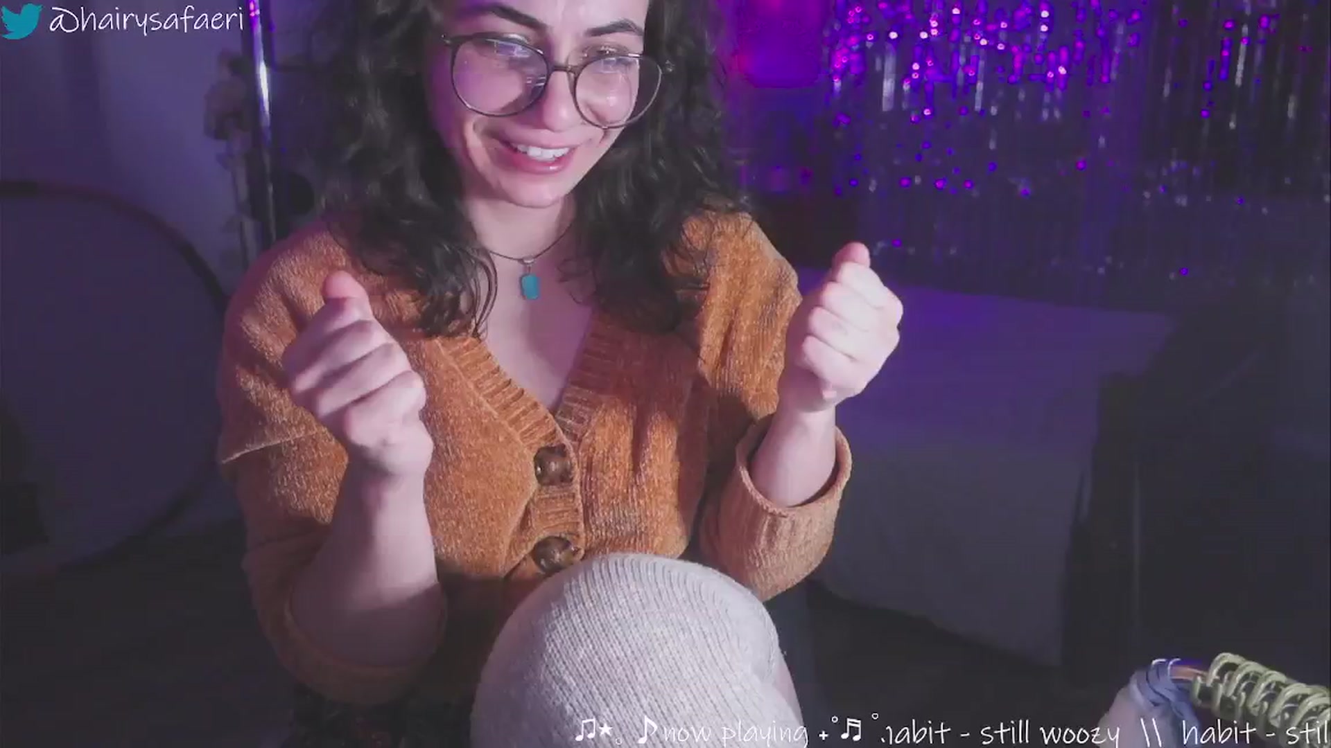 Gallery image thumbnail from HairySafaeri's myfreecams stream on, 01/09/2025, 24:03 image 4 of 20