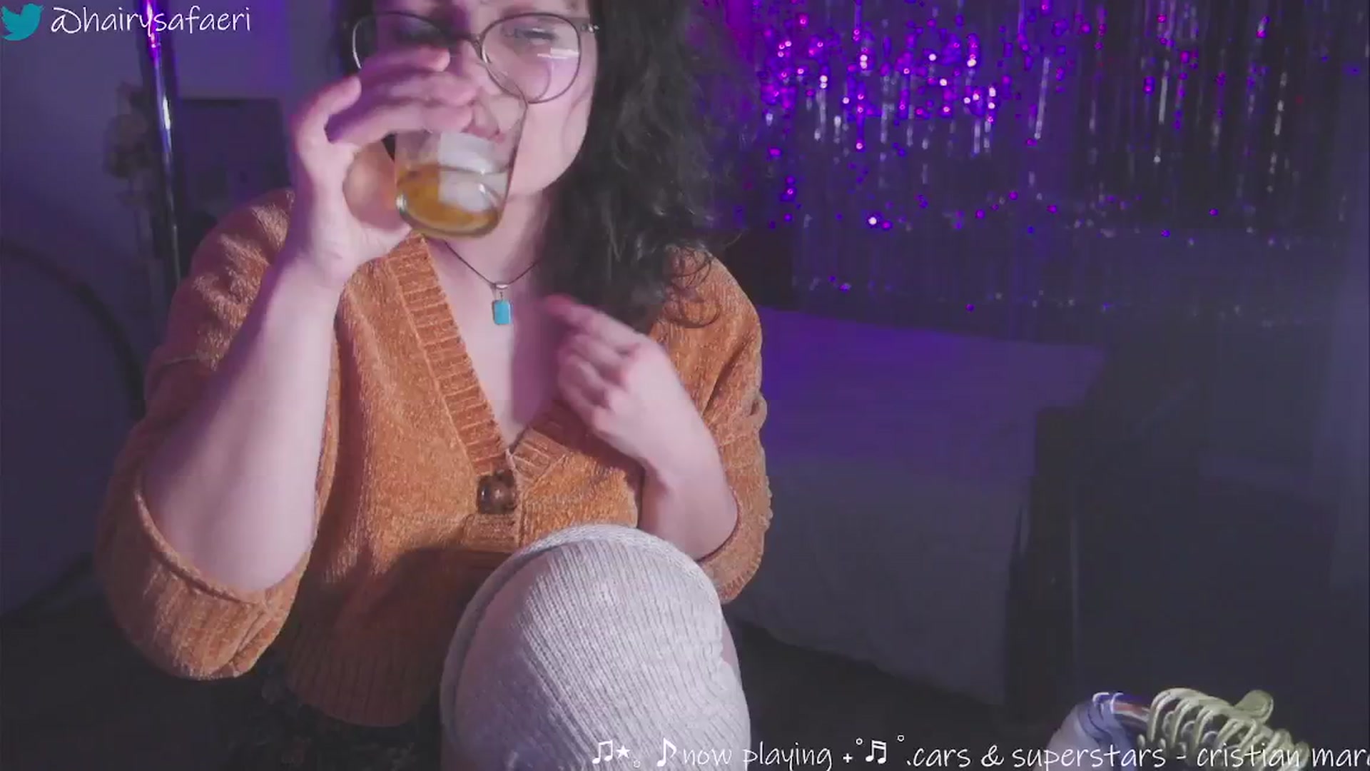Gallery image thumbnail from HairySafaeri's myfreecams stream on, 01/09/2025, 24:03 image 16 of 20
