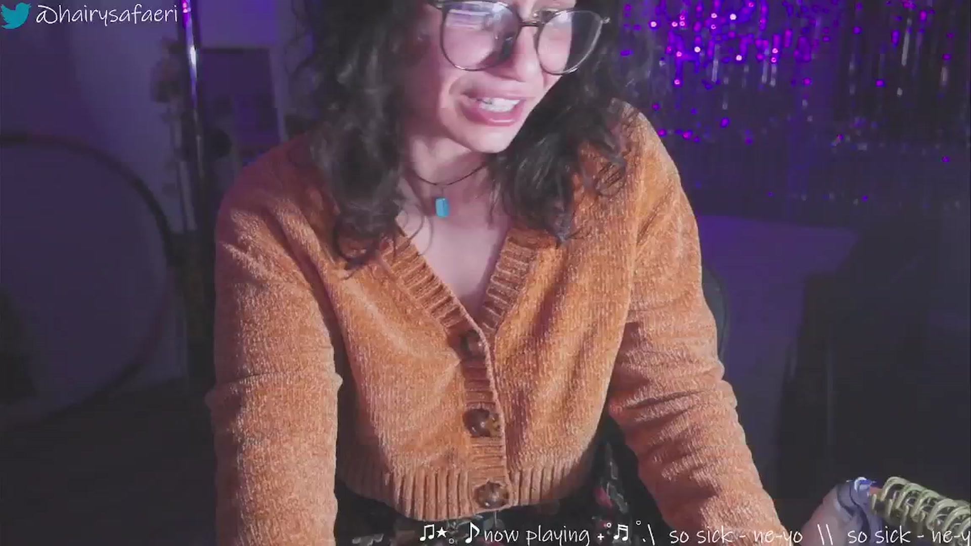 Gallery image thumbnail from HairySafaeri's myfreecams stream on, 01/09/2025, 24:03 image 9 of 20