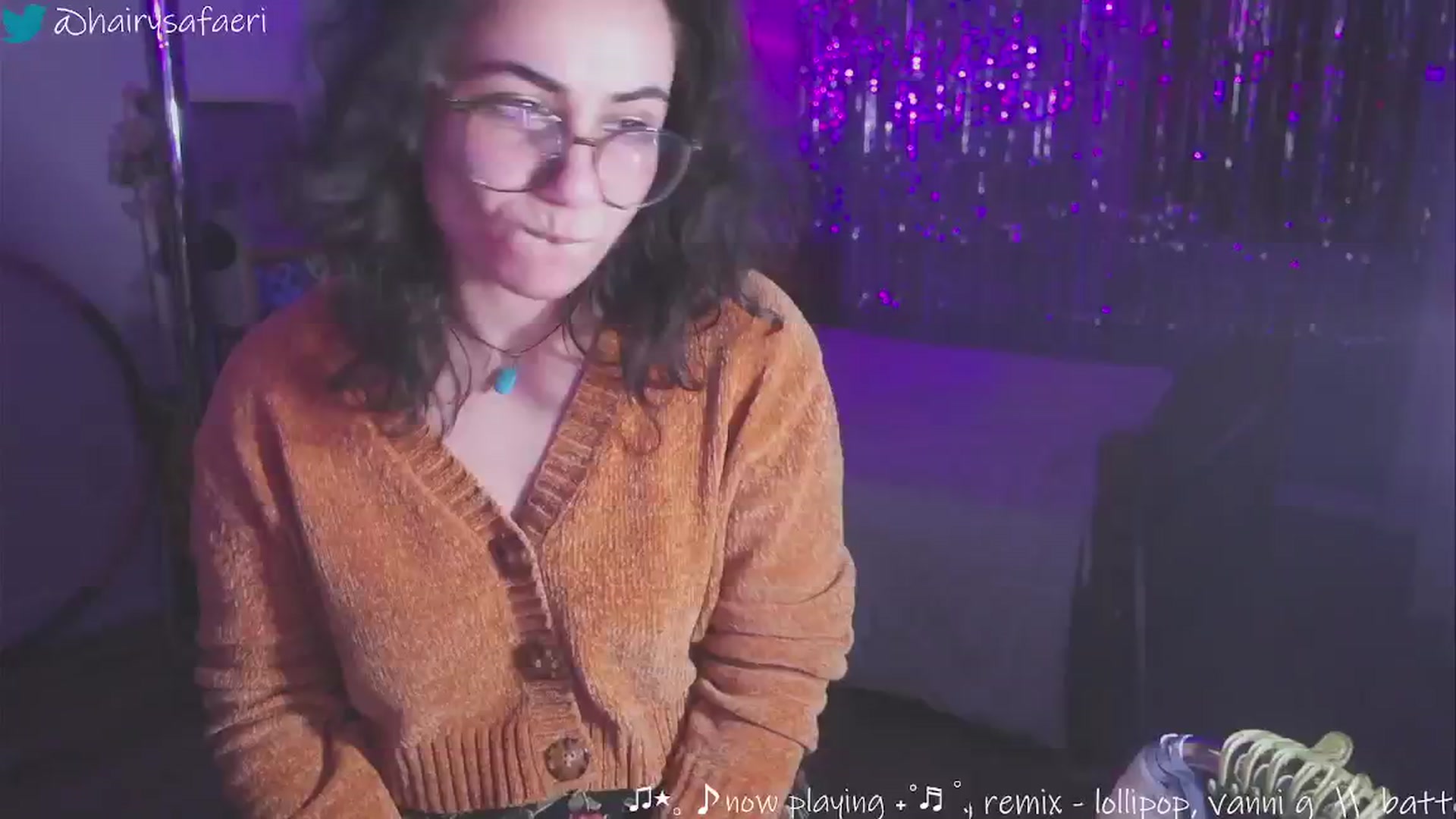 Gallery image thumbnail from HairySafaeri's myfreecams stream on, 01/09/2025, 24:03 image 15 of 20