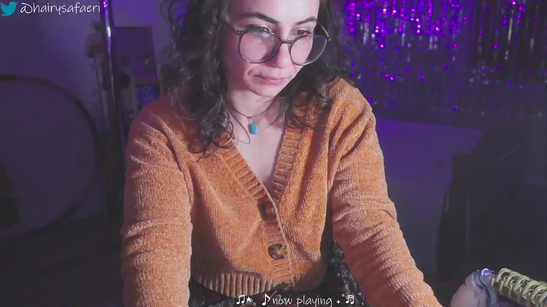 Gallery image thumbnail from HairySafaeri's myfreecams stream on, 01/09/2025, 24:03 image 8 of 20