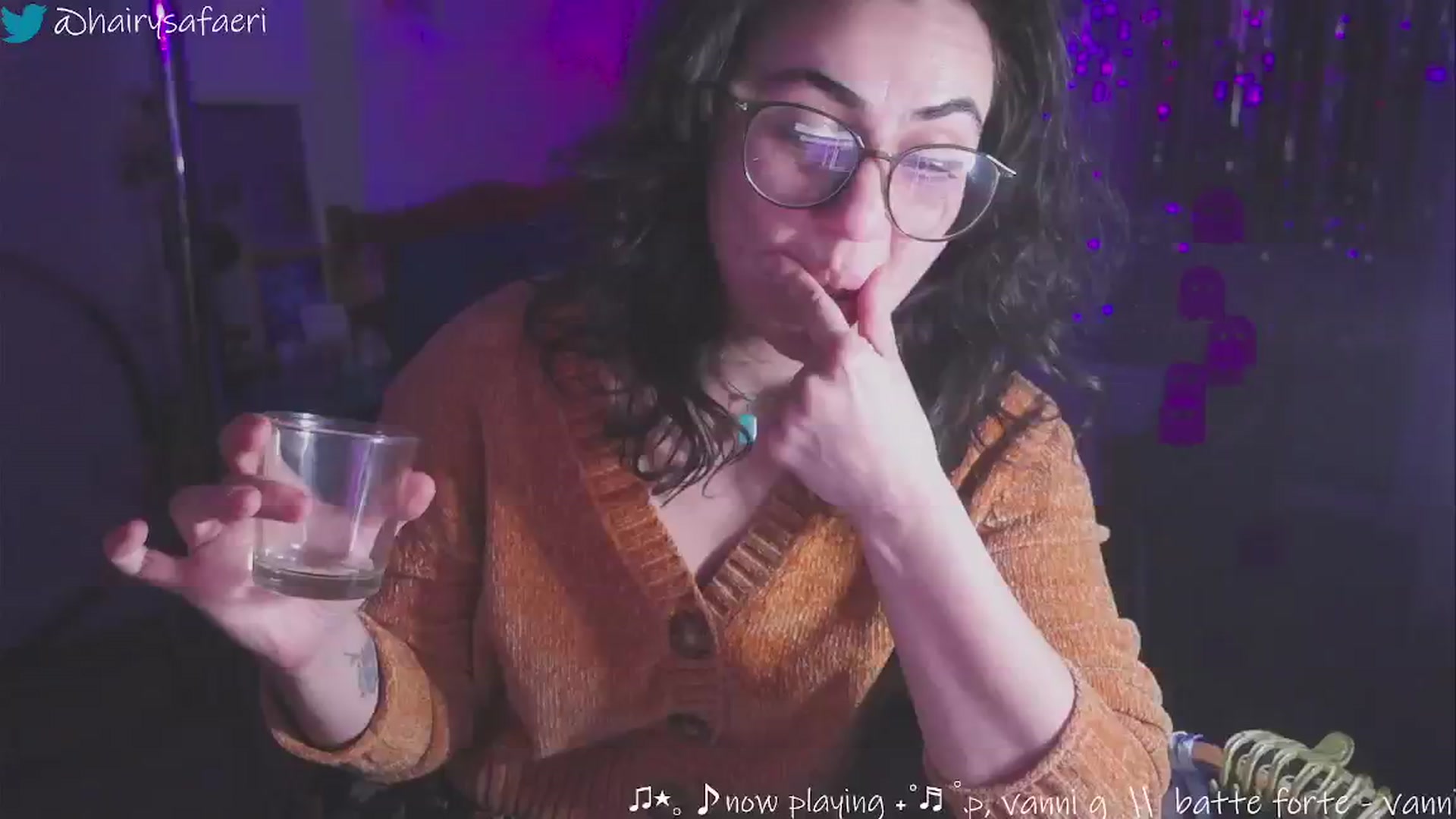 Gallery image thumbnail from HairySafaeri's myfreecams stream on, 01/09/2025, 24:03 image 14 of 20