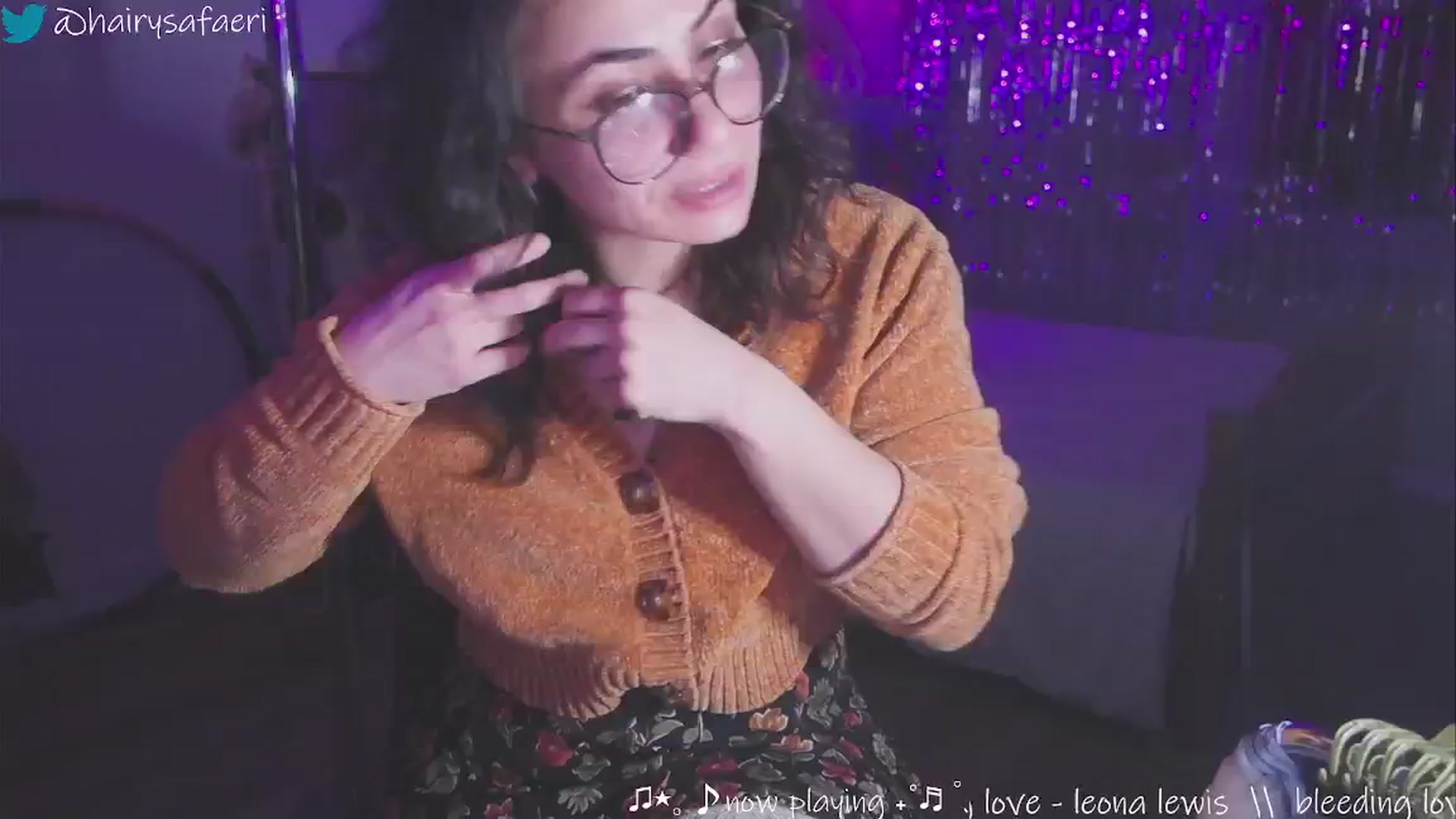 Gallery image thumbnail from HairySafaeri's myfreecams stream on, 01/09/2025, 24:03 image 12 of 20