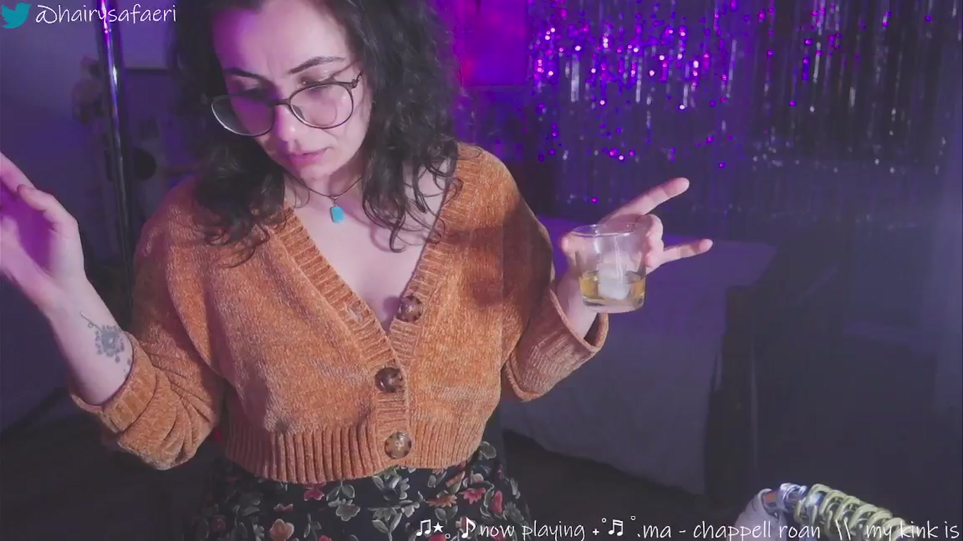Gallery image thumbnail from HairySafaeri's myfreecams stream on, 01/09/2025, 24:03 image 19 of 20