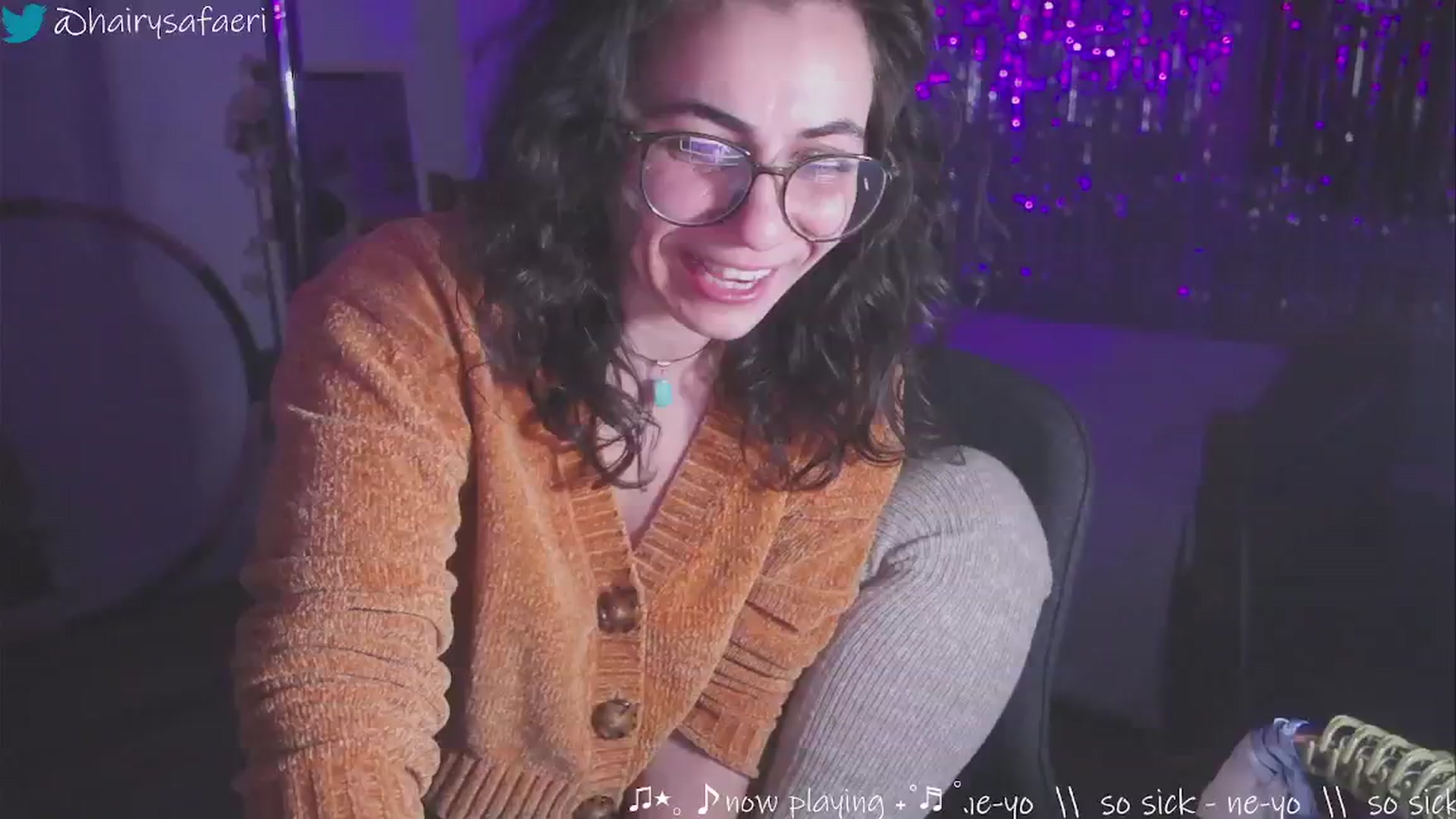 Gallery image thumbnail from HairySafaeri's myfreecams stream on, 01/09/2025, 24:03 image 10 of 20