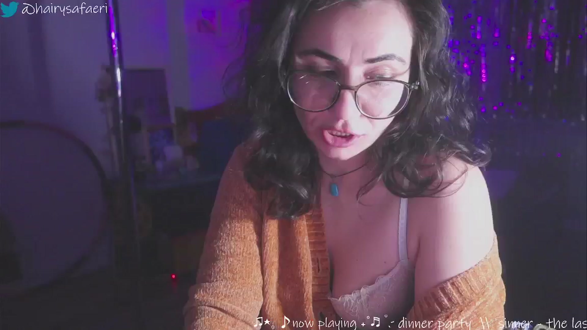 Gallery image thumbnail from HairySafaeri's myfreecams stream on, 01/09/2025, 01:47 image 12 of 20