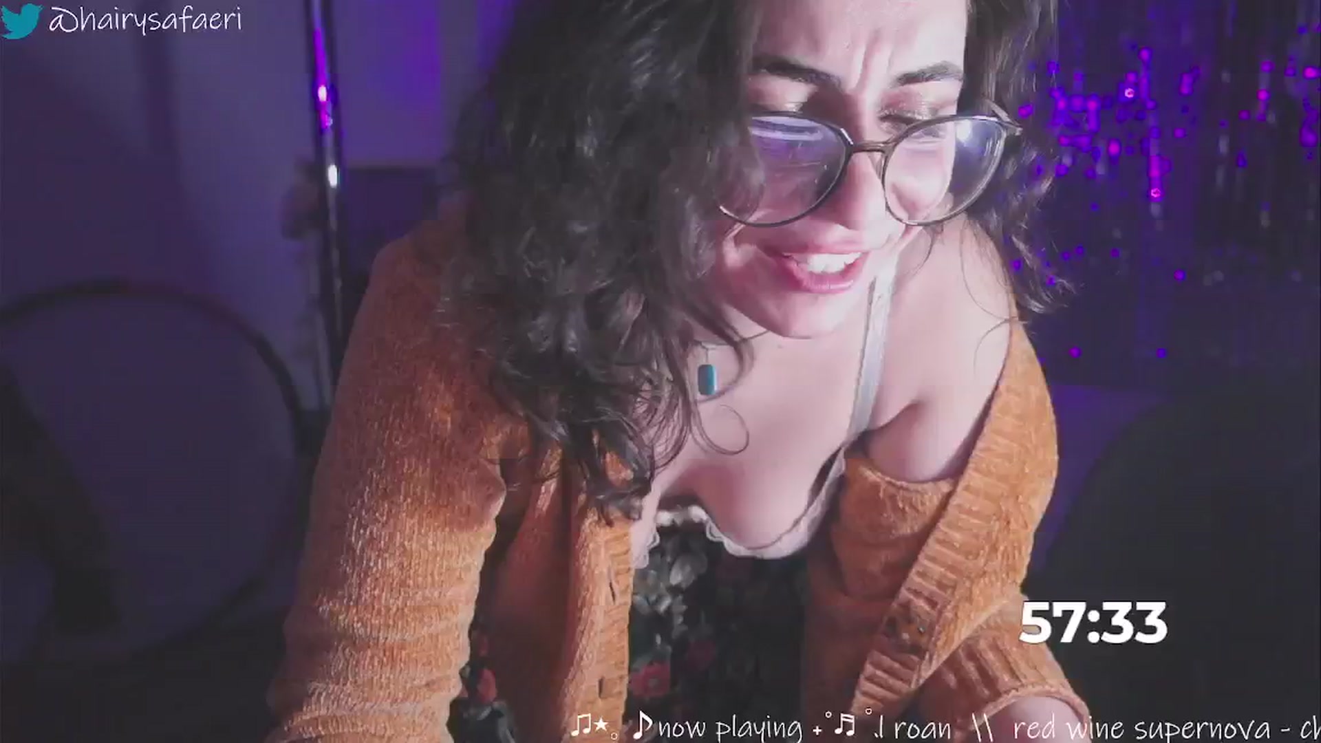 Gallery image thumbnail from HairySafaeri's myfreecams stream on, 01/09/2025, 01:47 image 14 of 20