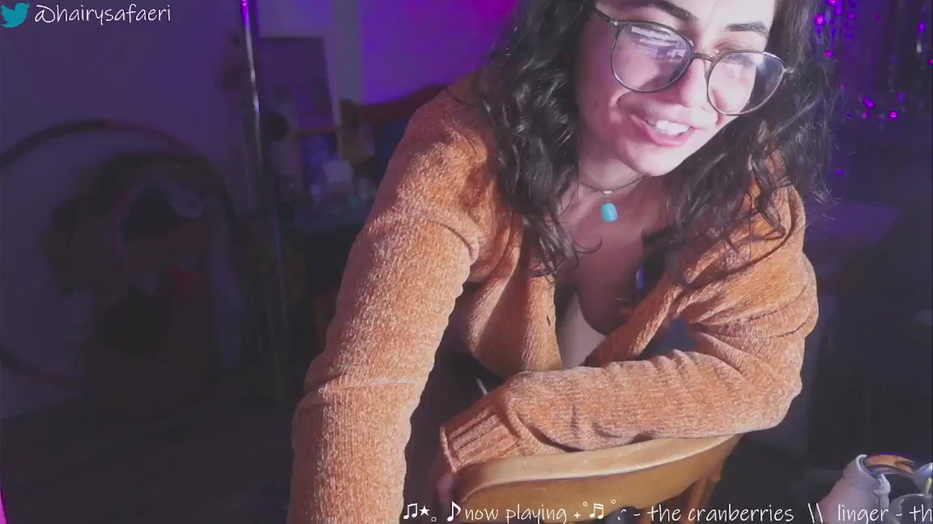 Gallery image thumbnail from HairySafaeri's myfreecams stream on, 01/09/2025, 03:22 image 9 of 20