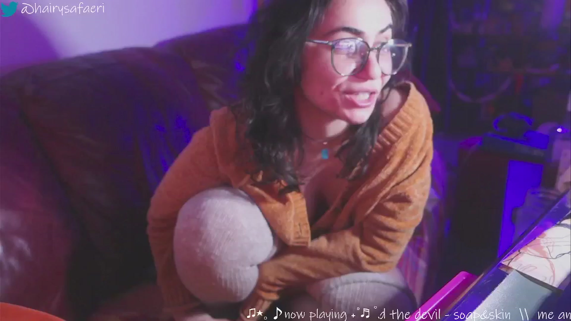 Gallery image thumbnail from HairySafaeri's myfreecams stream on, 01/09/2025, 05:10 image 15 of 20
