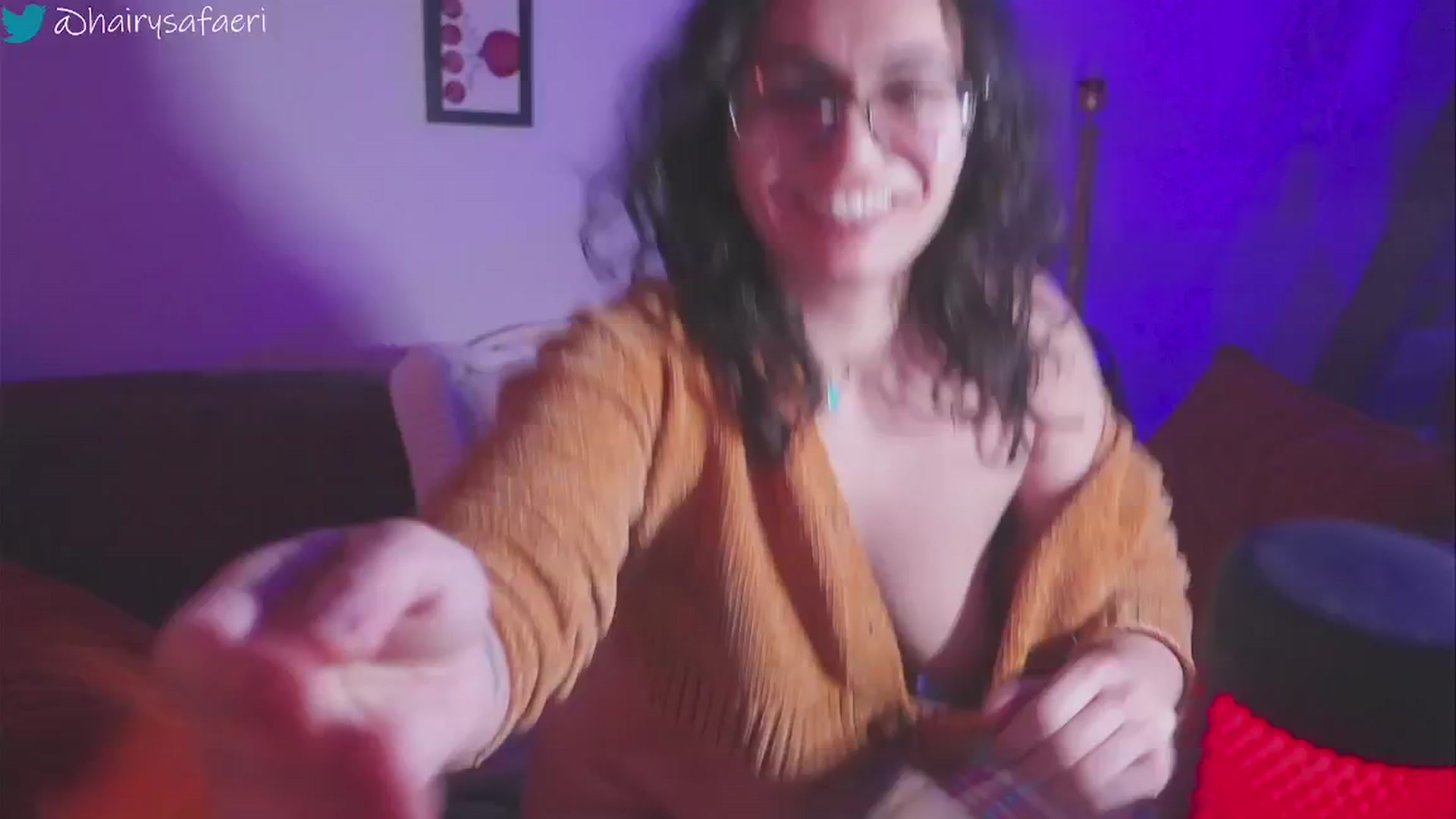 Gallery image thumbnail from HairySafaeri's myfreecams stream on, 01/09/2025, 05:10 image 4 of 20