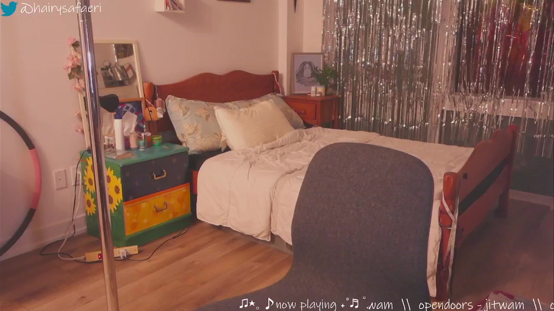 Gallery image thumbnail from HairySafaeri's myfreecams stream on, 01/13/2025, 22:52 image 15 of 20