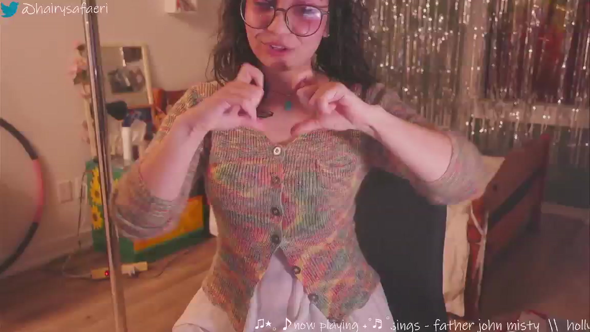Gallery image thumbnail from HairySafaeri's myfreecams stream on, 01/13/2025, 22:52 image 17 of 20