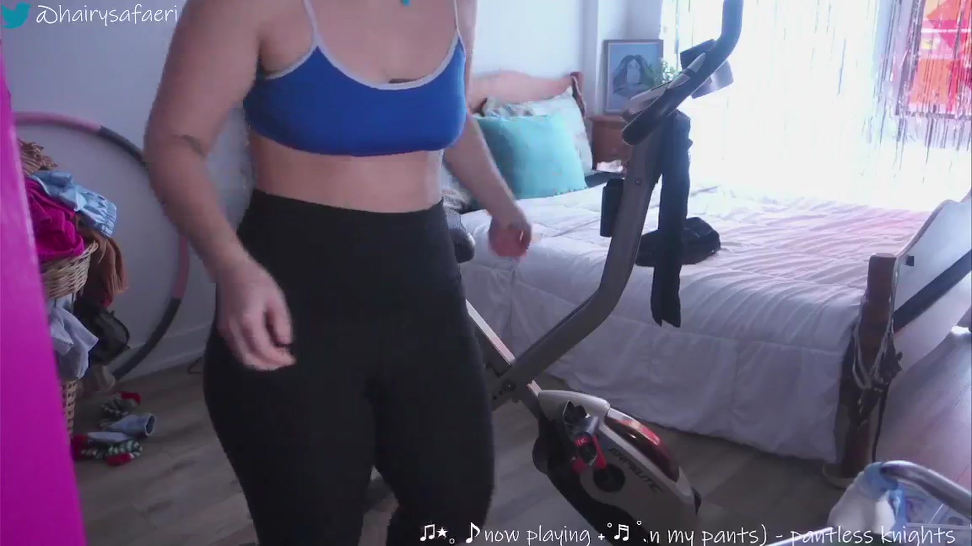 Gallery image thumbnail from HairySafaeri's myfreecams stream on, 01/15/2025, 17:31 image 17 of 20