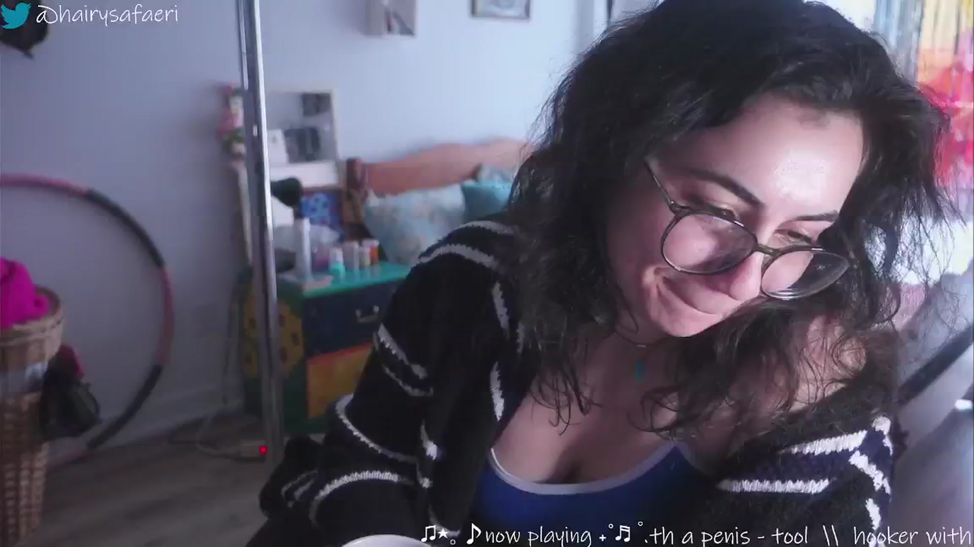 Gallery image thumbnail from HairySafaeri's myfreecams stream on, 01/15/2025, 18:44 image 14 of 20