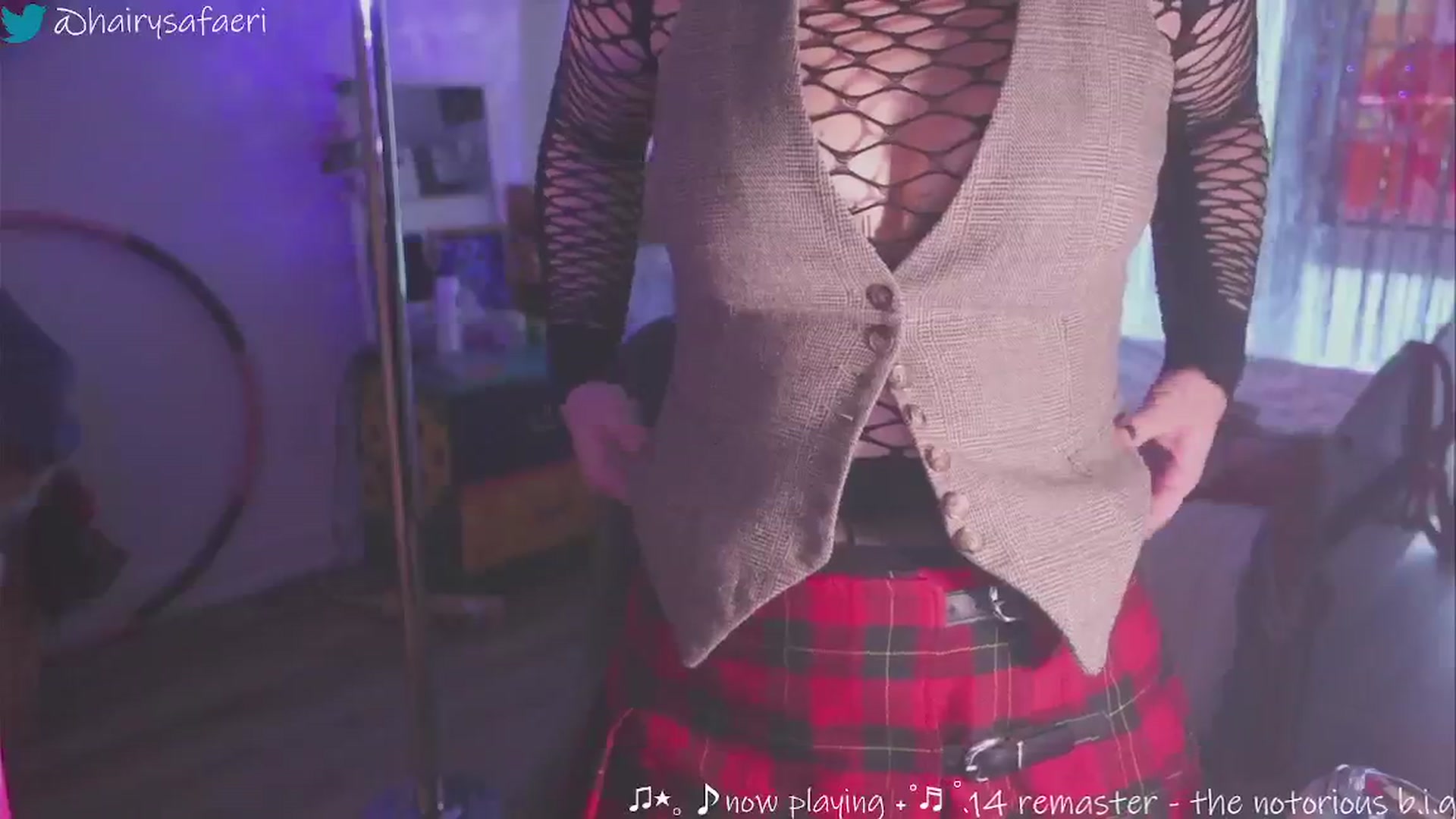 Gallery image thumbnail from HairySafaeri's myfreecams stream on, 01/24/2025, 24:40 image 6 of 20