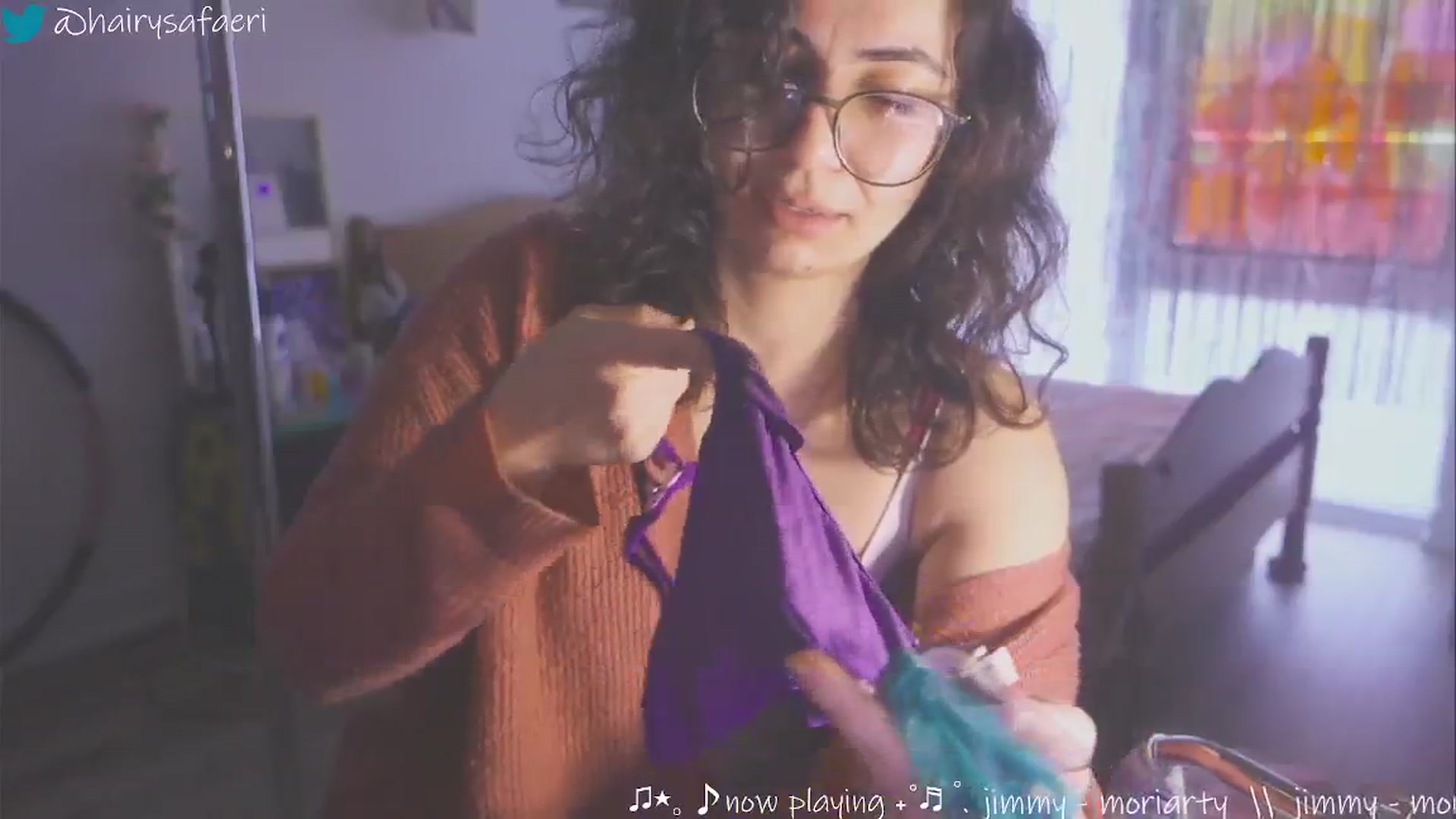 Gallery image thumbnail from HairySafaeri's myfreecams stream on, 01/31/2025, 21:43 image 12 of 20
