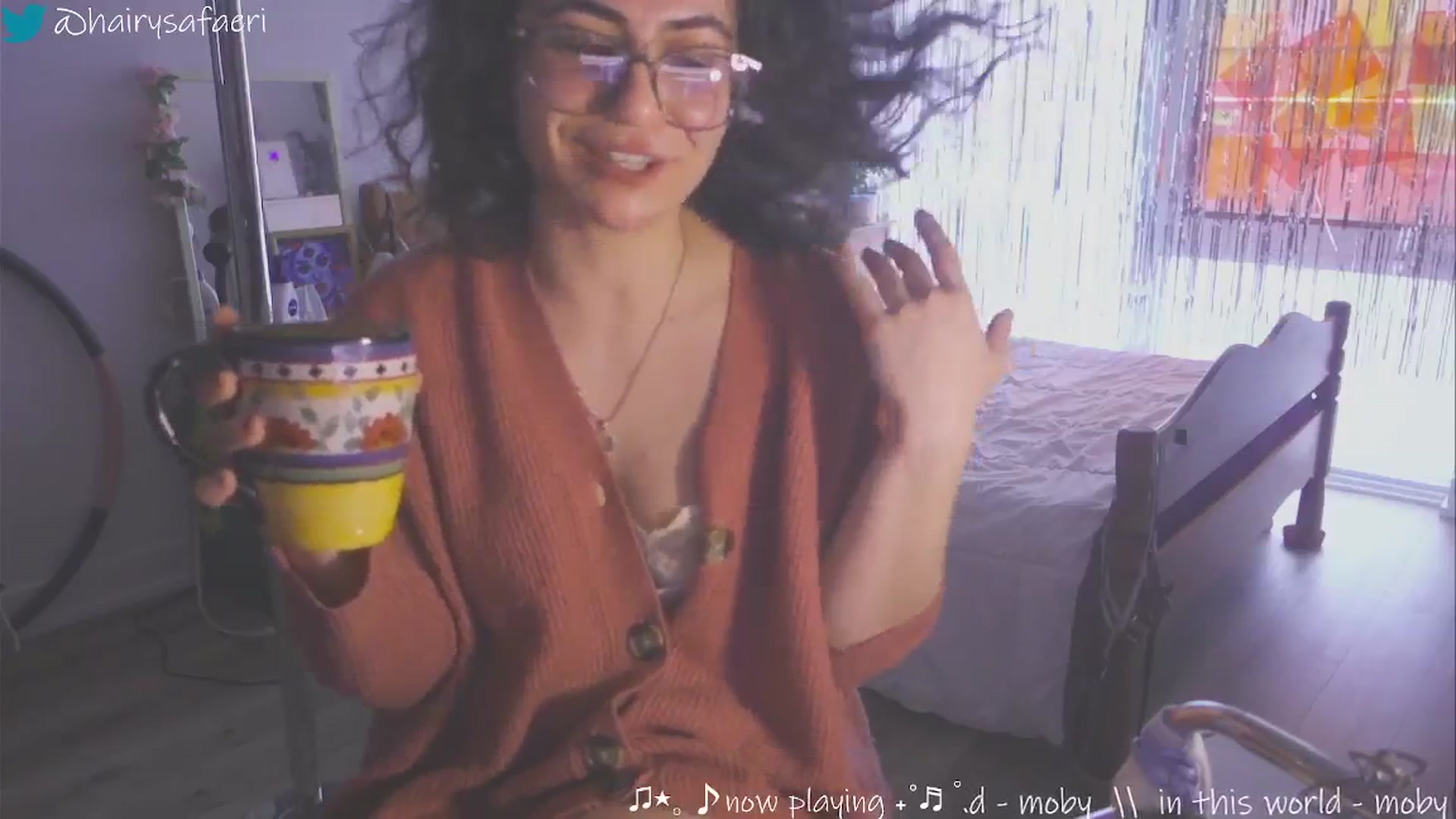 Gallery image thumbnail from HairySafaeri's myfreecams stream on, 01/31/2025, 21:43 image 2 of 20