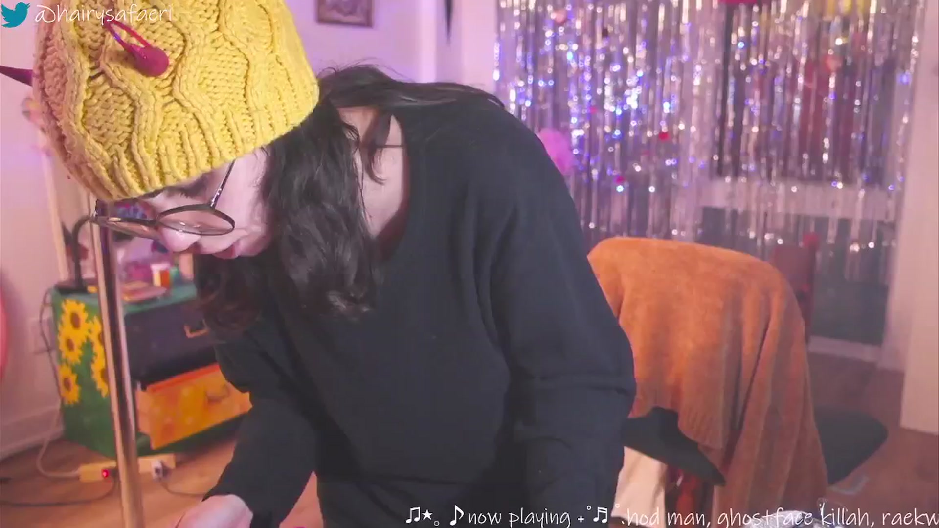 Gallery image thumbnail from HairySafaeri's myfreecams stream on, 02/07/2025, 24:49 image 15 of 20