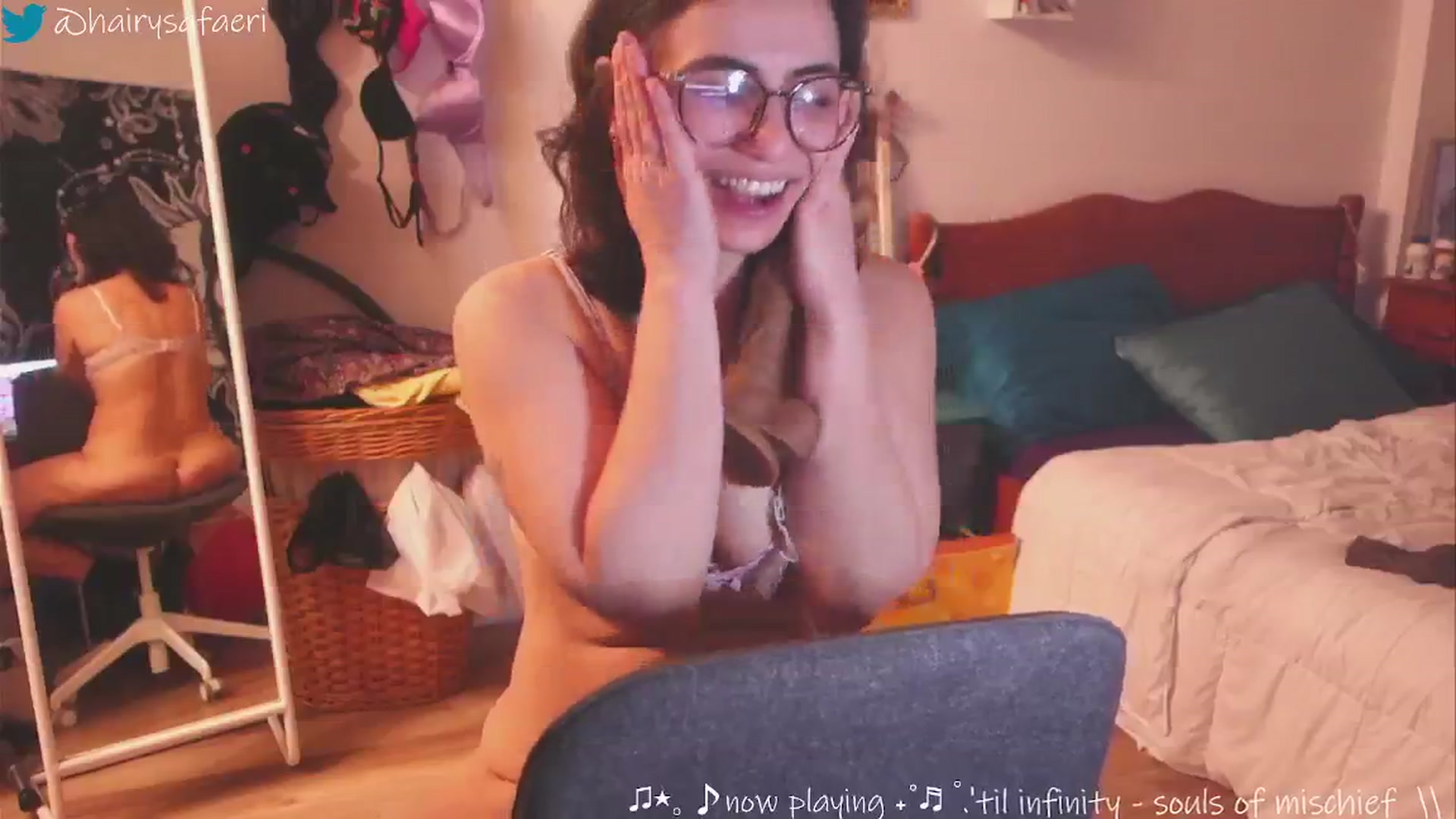 Gallery image thumbnail from HairySafaeri's myfreecams stream on, 02/21/2025, 03:53 image 20 of 20