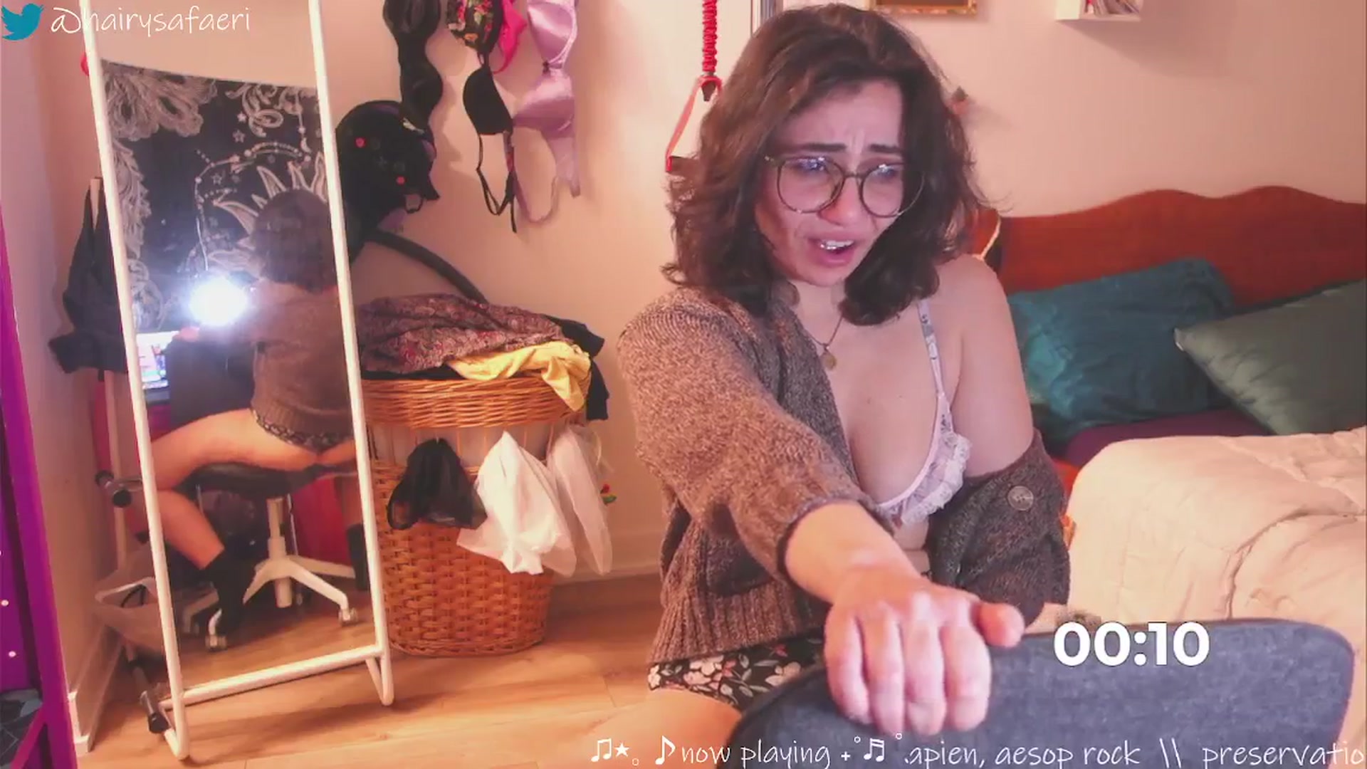 Gallery image thumbnail from HairySafaeri's myfreecams stream on, 02/21/2025, 03:53 image 15 of 20