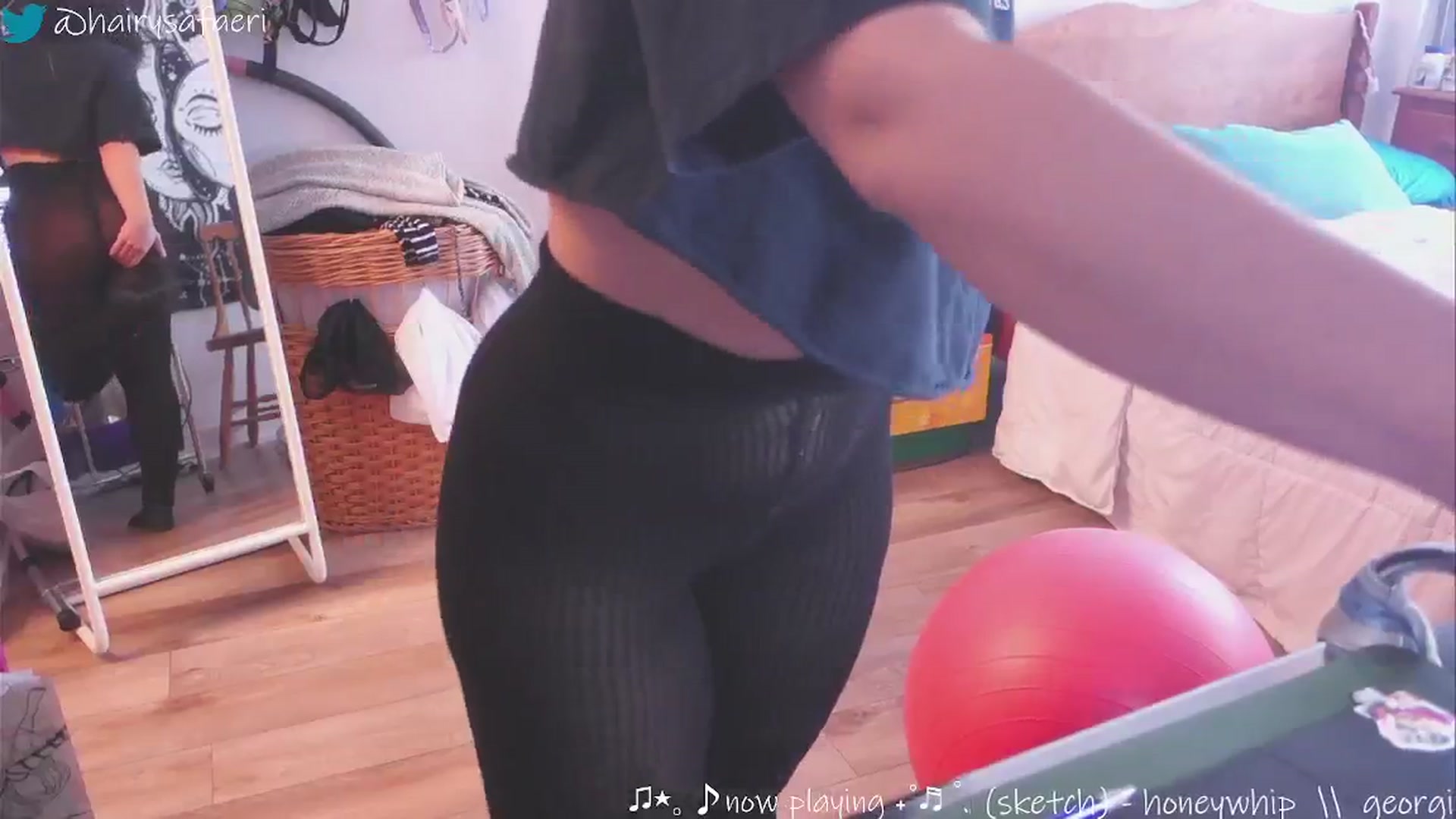 Gallery image thumbnail from HairySafaeri's myfreecams stream on, 02/21/2025, 21:07 image 2 of 20
