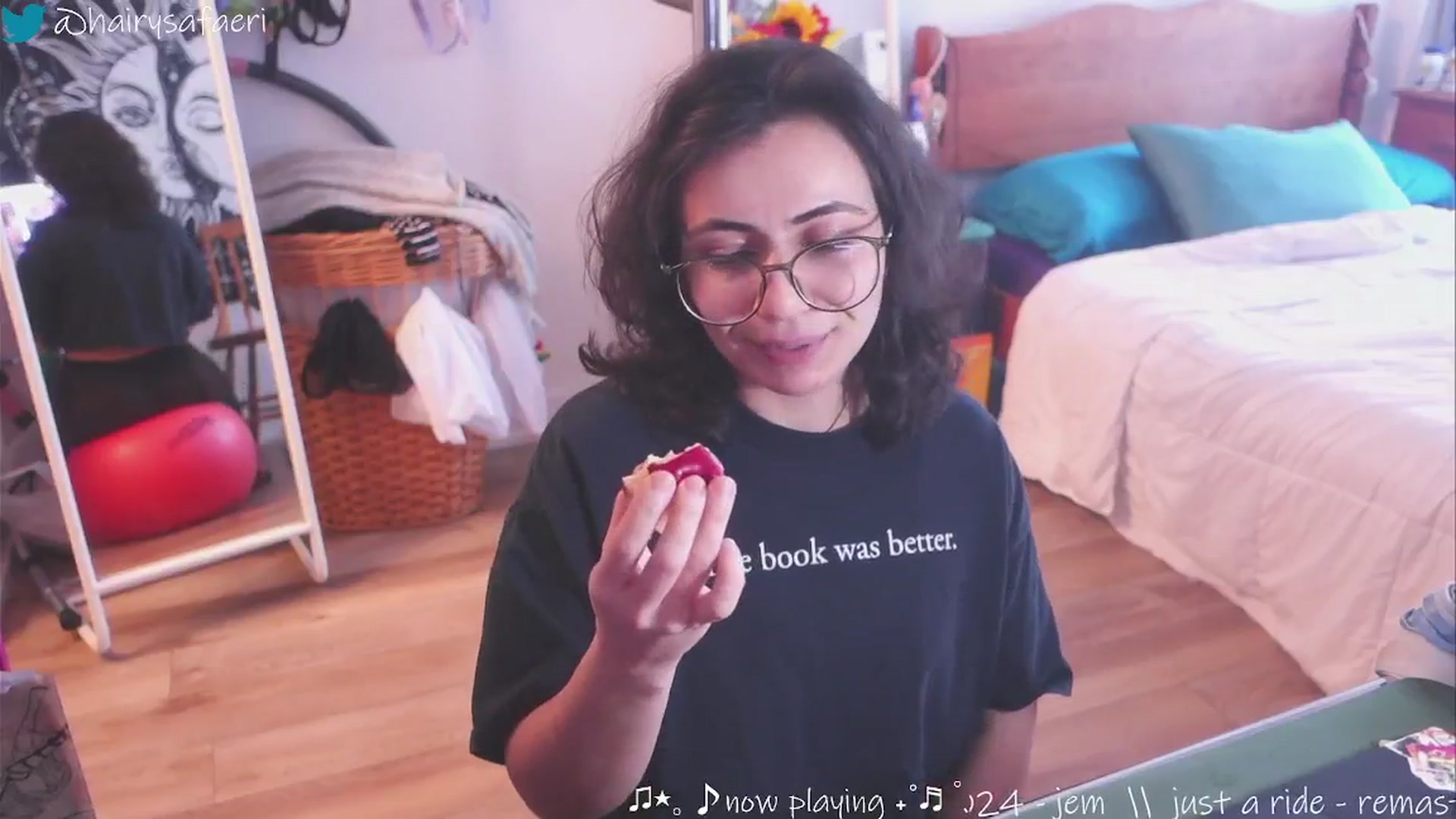 Gallery image thumbnail from HairySafaeri's myfreecams stream on, 02/21/2025, 21:07 image 13 of 20