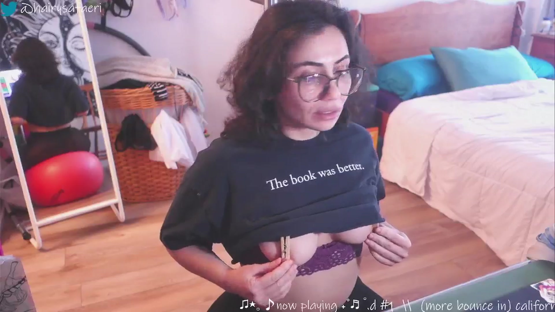 Gallery image thumbnail from HairySafaeri's myfreecams stream on, 02/21/2025, 21:07 image 16 of 20
