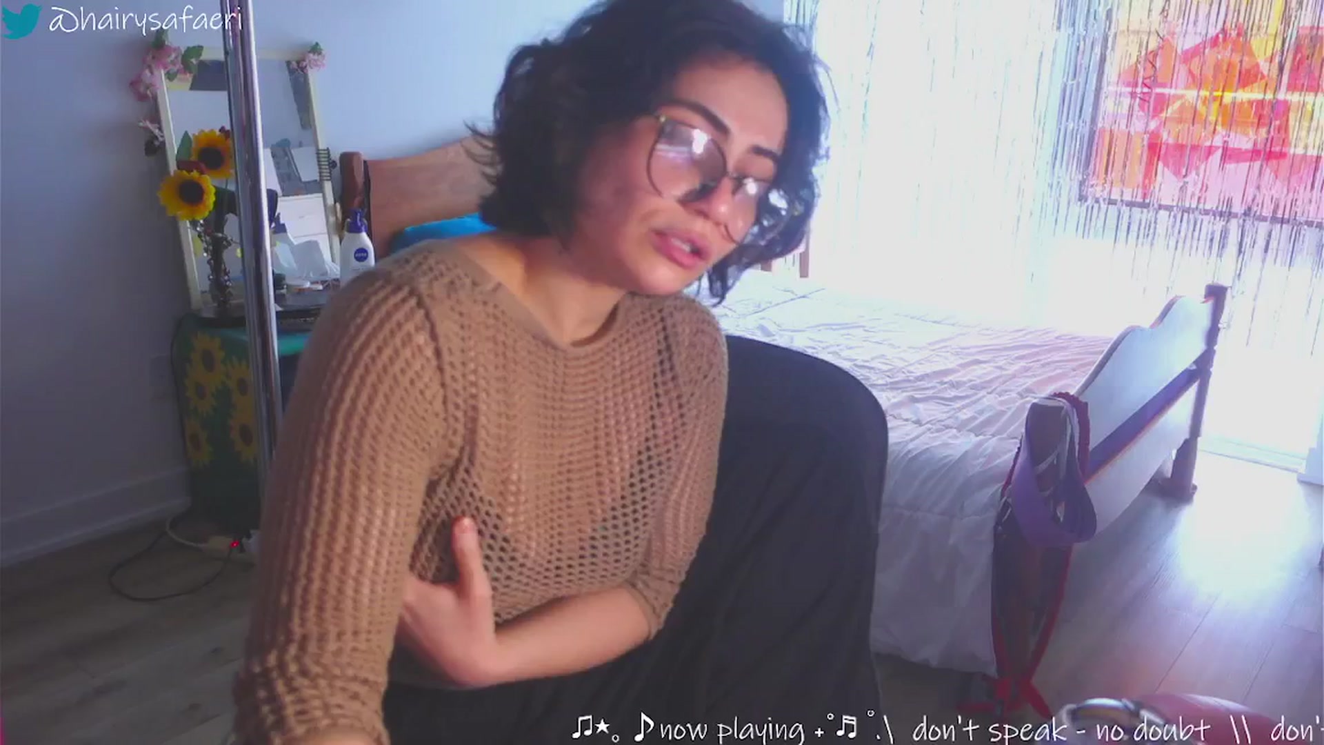 Gallery image thumbnail from HairySafaeri's myfreecams stream on, 03/06/2025, 16:44 image 12 of 20