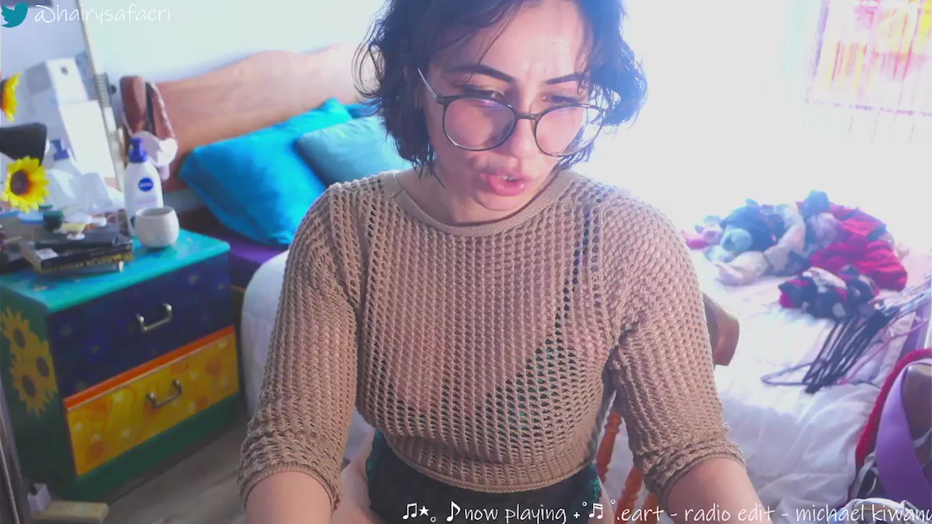 Gallery image thumbnail from HairySafaeri's myfreecams stream on, 03/06/2025, 18:50 image 16 of 20