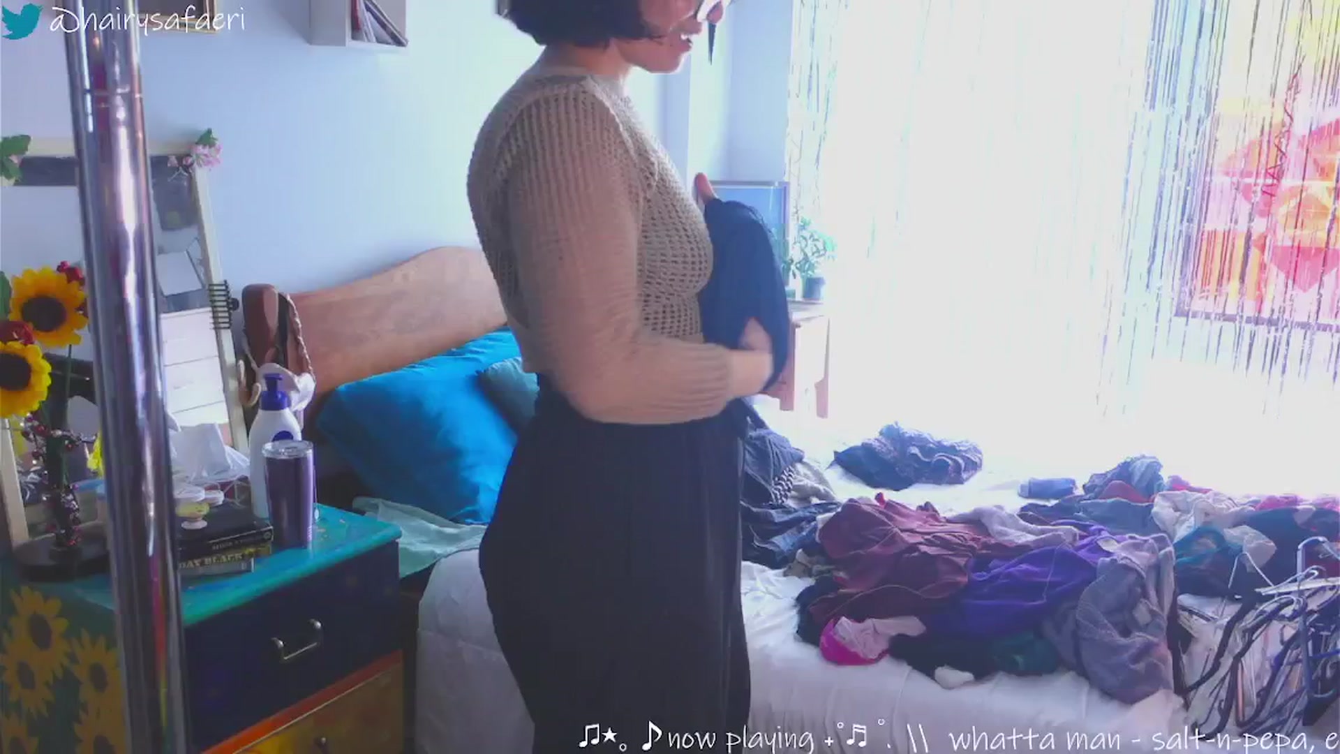 Gallery image thumbnail from HairySafaeri's myfreecams stream on, 03/06/2025, 18:50 image 2 of 20
