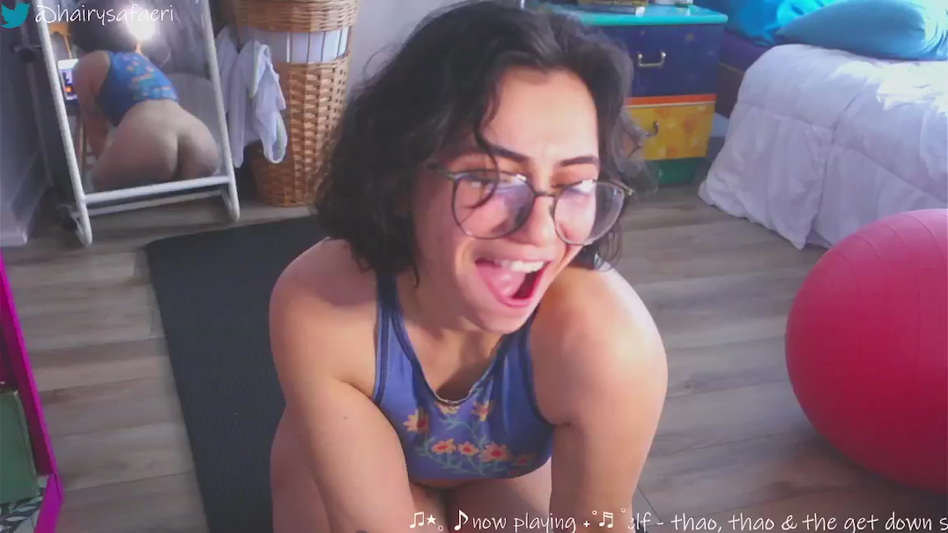 Gallery image thumbnail from HairySafaeri's myfreecams stream on, 03/07/2025, 18:31 image 10 of 20