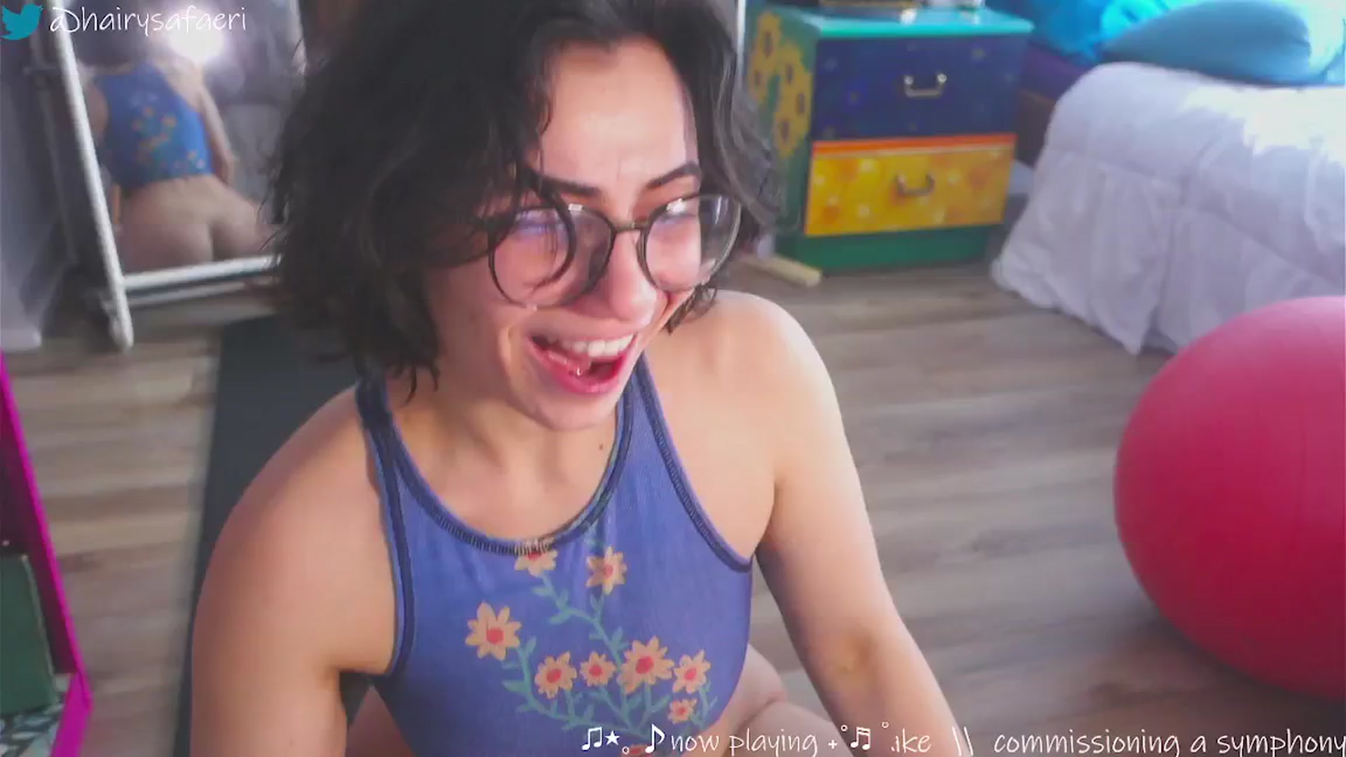 Gallery image thumbnail from HairySafaeri's myfreecams stream on, 03/07/2025, 18:31 image 8 of 20