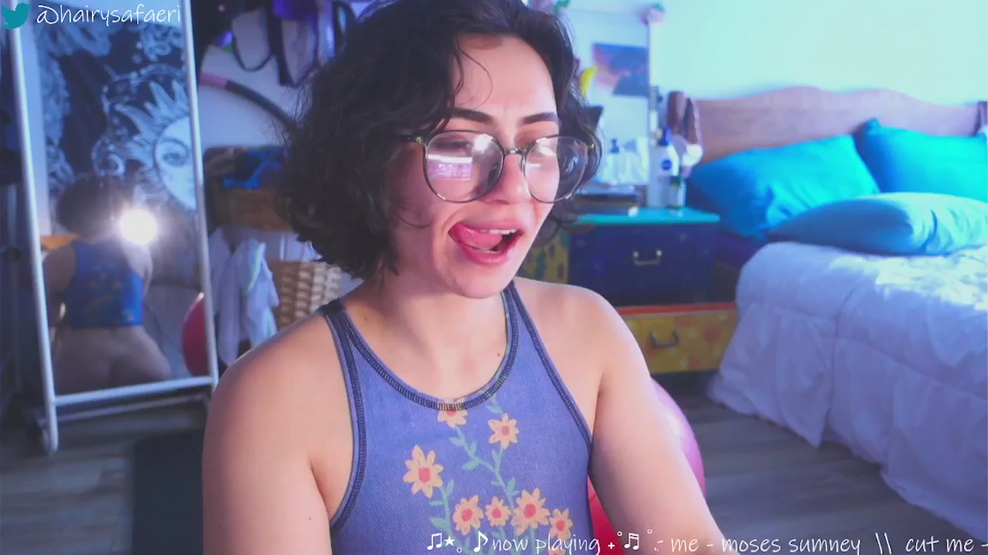 Gallery image thumbnail from HairySafaeri's myfreecams stream on, 03/07/2025, 22:07 image 15 of 20