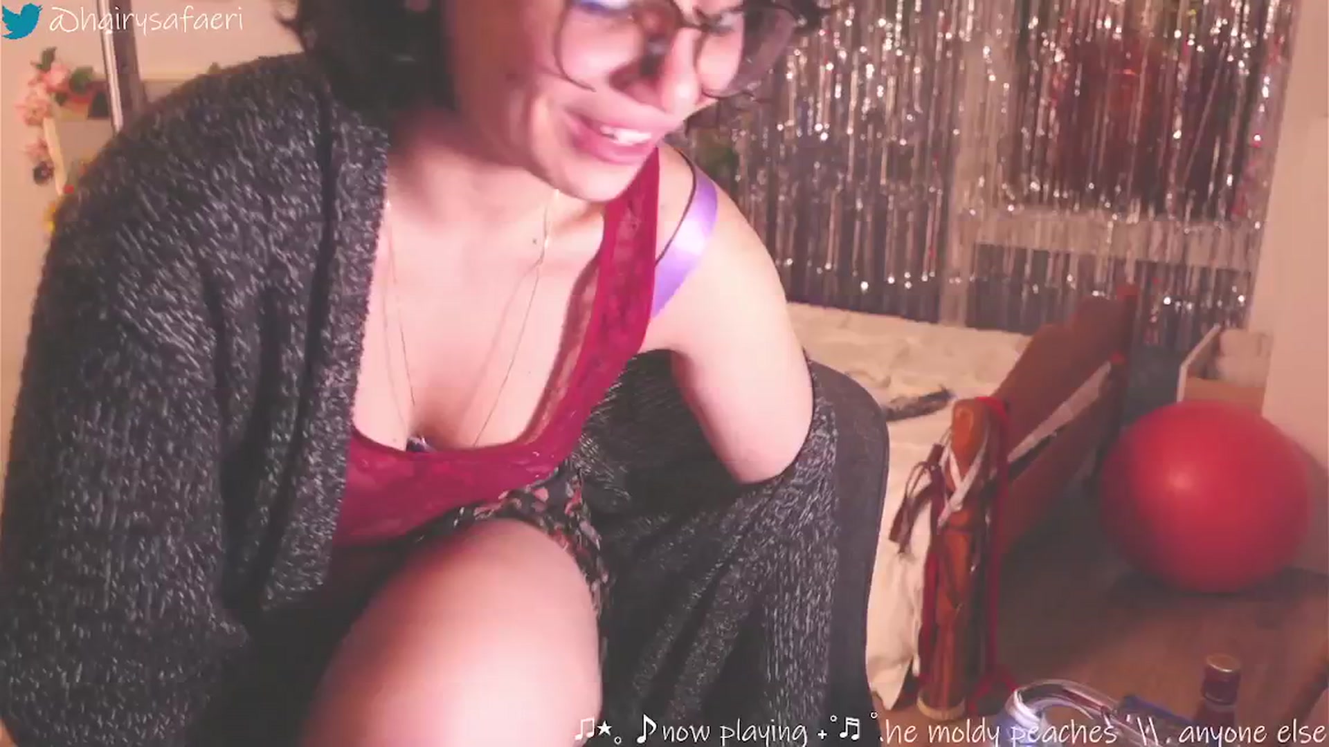 Gallery image thumbnail from HairySafaeri's myfreecams stream on, 03/10/2025, 23:55 image 17 of 20