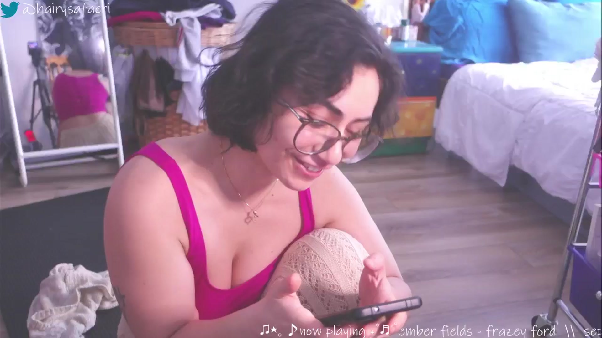 Gallery image thumbnail from HairySafaeri's myfreecams stream on, 03/12/2025, 16:55 image 7 of 20
