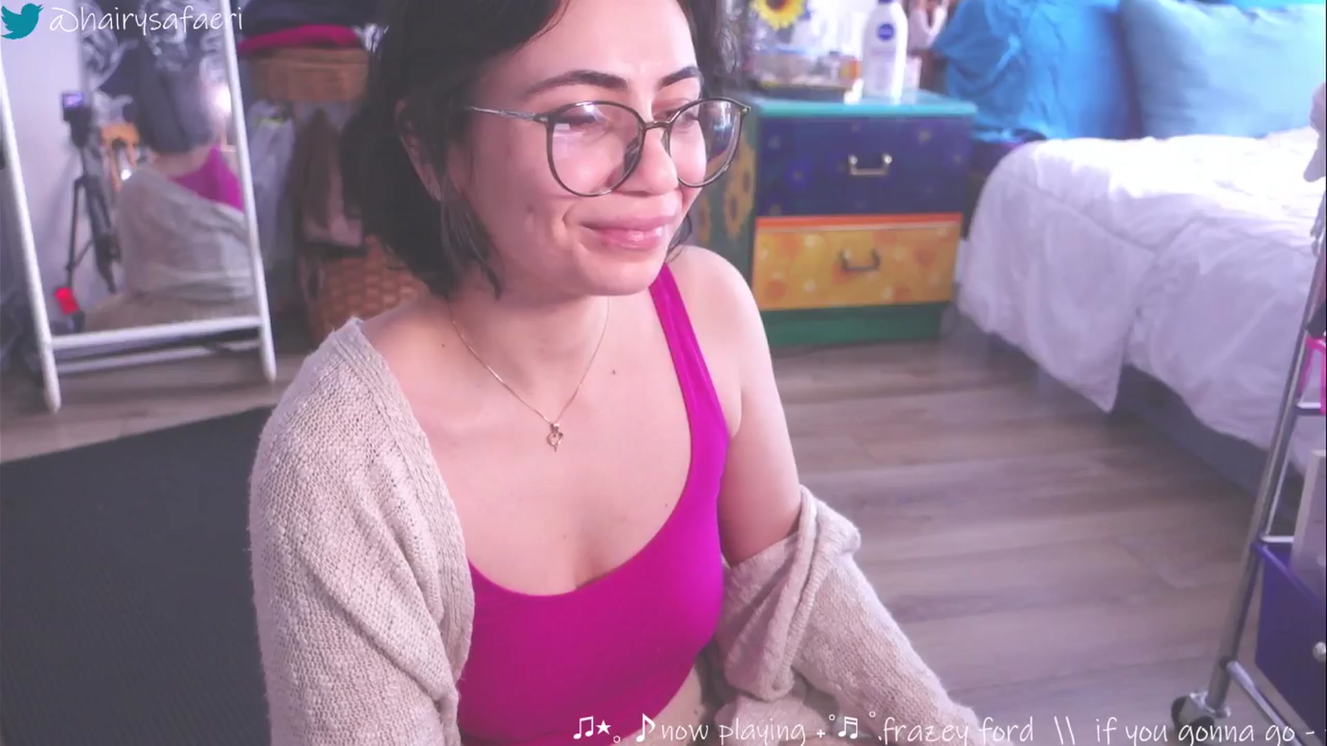 Gallery image thumbnail from HairySafaeri's myfreecams stream on, 03/12/2025, 16:55 image 12 of 20