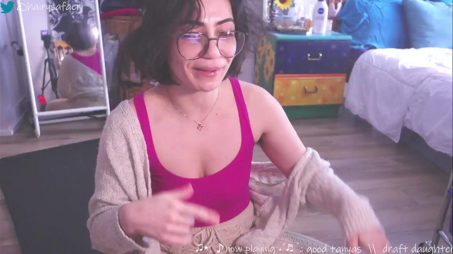 Gallery image thumbnail from HairySafaeri's myfreecams stream on, 03/12/2025, 16:55 image 15 of 20