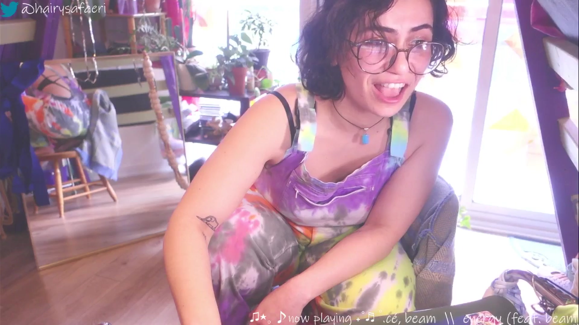 Gallery image thumbnail from HairySafaeri's myfreecams stream on, 03/19/2025, 17:45 image 12 of 20