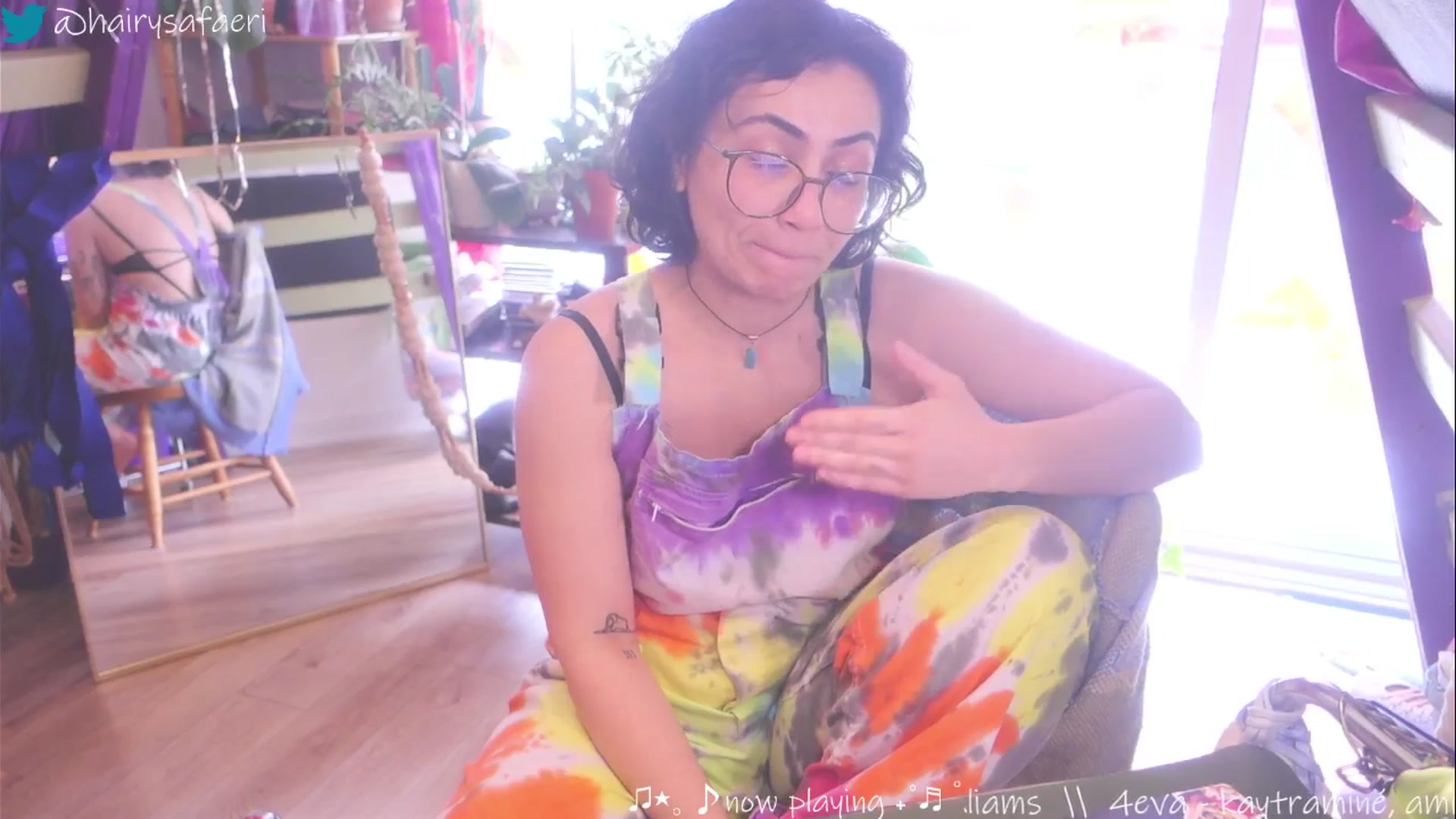 Gallery image thumbnail from HairySafaeri's myfreecams stream on, 03/19/2025, 17:45 image 15 of 20