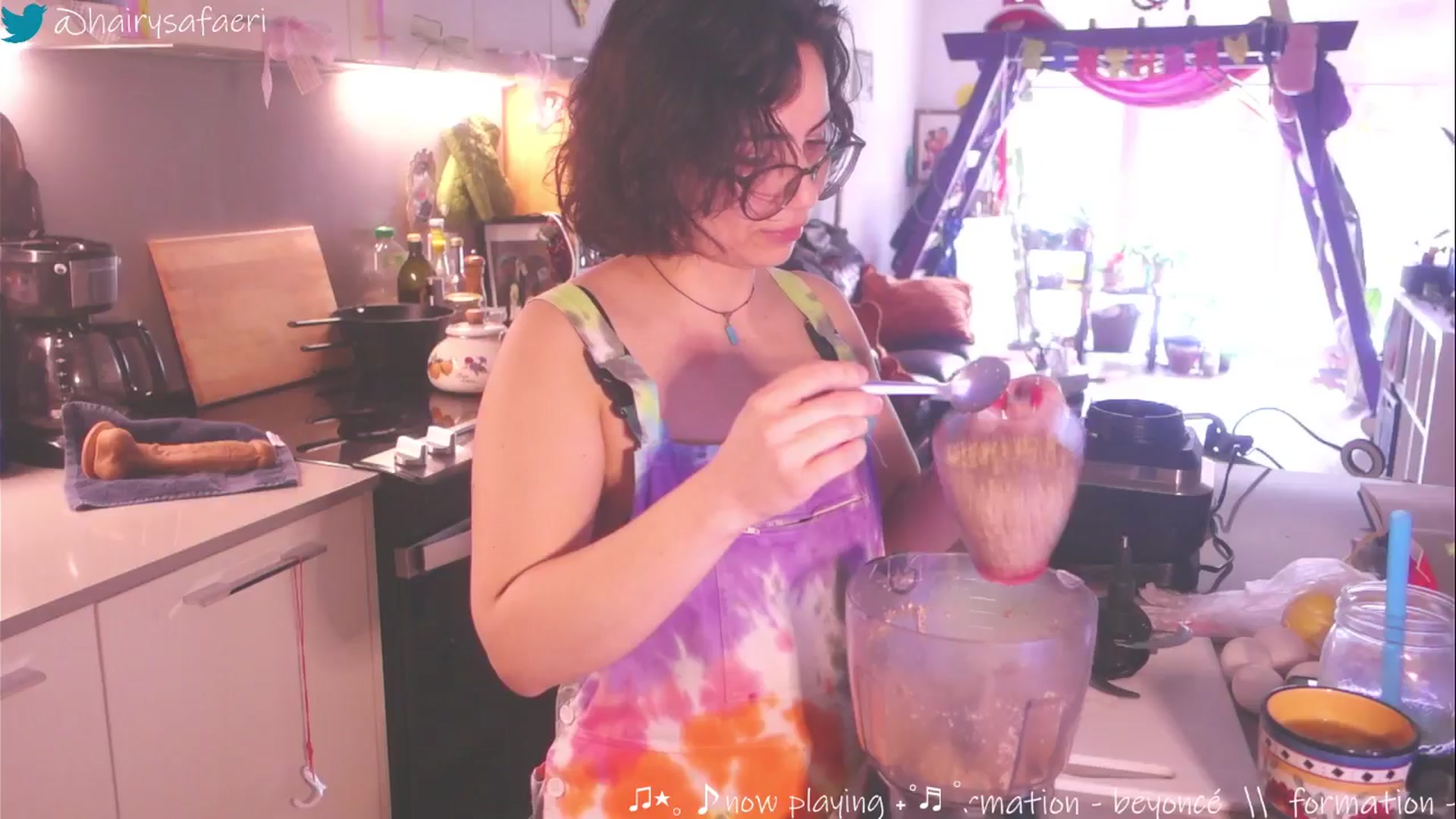 Gallery image thumbnail from HairySafaeri's myfreecams stream on, 03/19/2025, 18:57 image 14 of 20