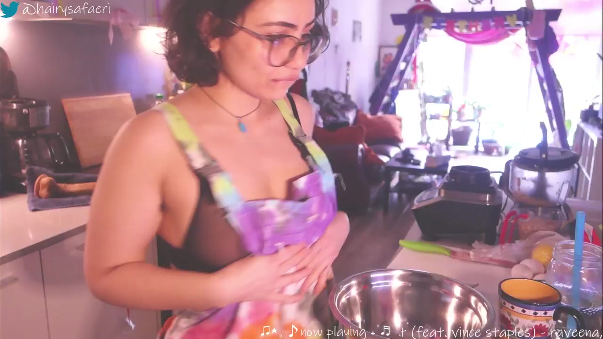 Gallery image thumbnail from HairySafaeri's myfreecams stream on, 03/19/2025, 18:57 image 19 of 20