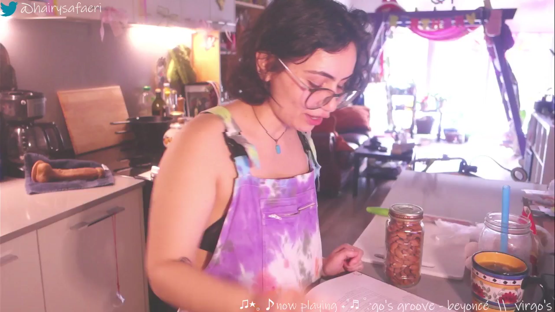 Gallery image thumbnail from HairySafaeri's myfreecams stream on, 03/19/2025, 18:57 image 2 of 20