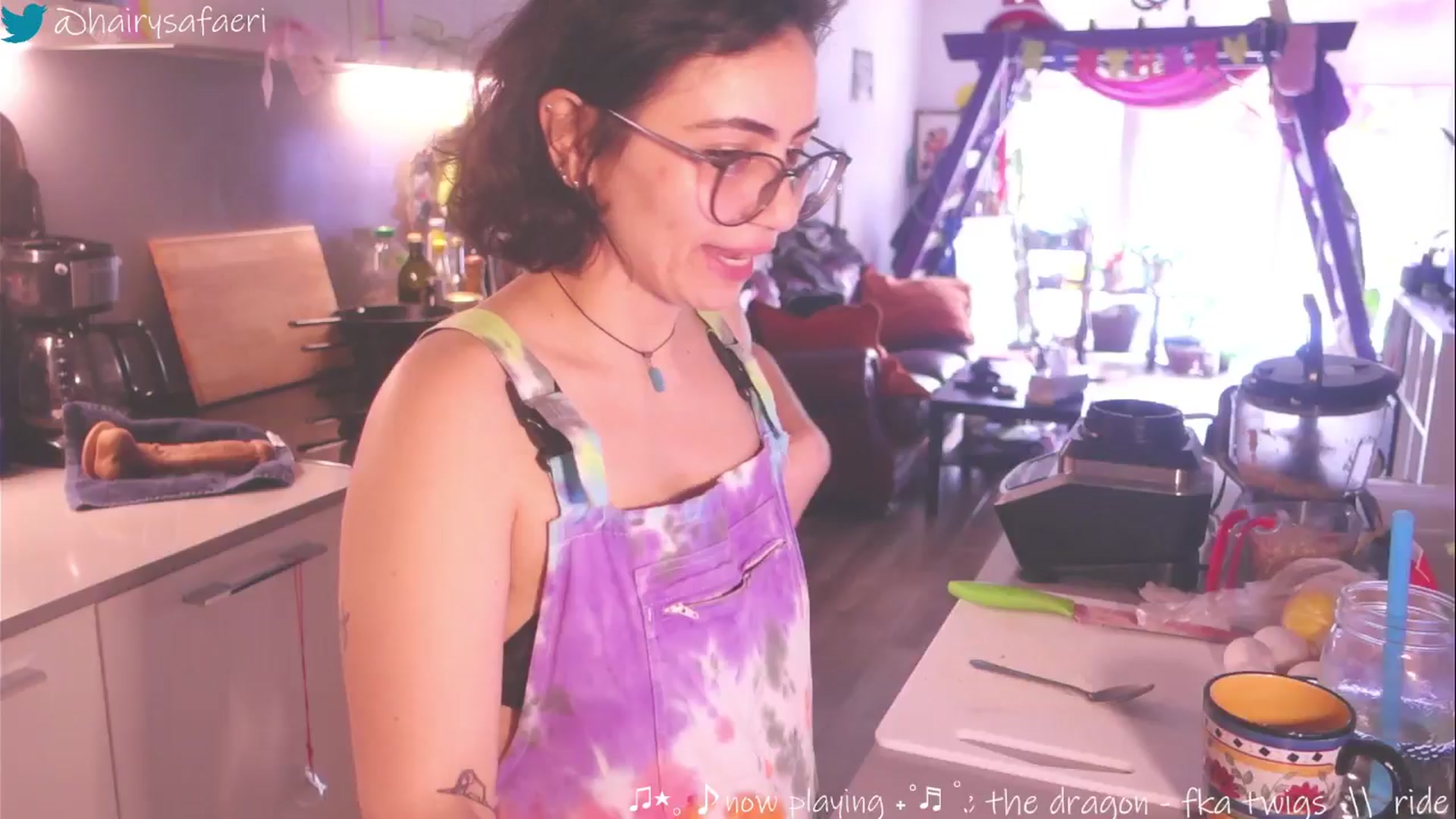 Gallery image thumbnail from HairySafaeri's myfreecams stream on, 03/19/2025, 18:57 image 18 of 20