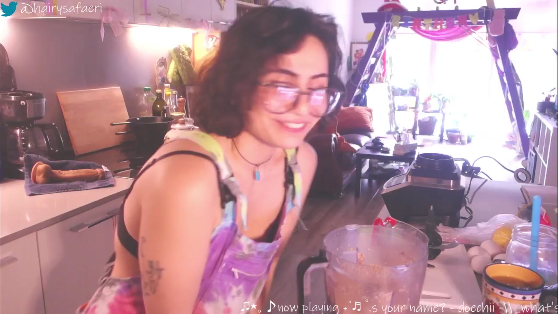 Gallery image thumbnail from HairySafaeri's myfreecams stream on, 03/19/2025, 18:57 image 13 of 20