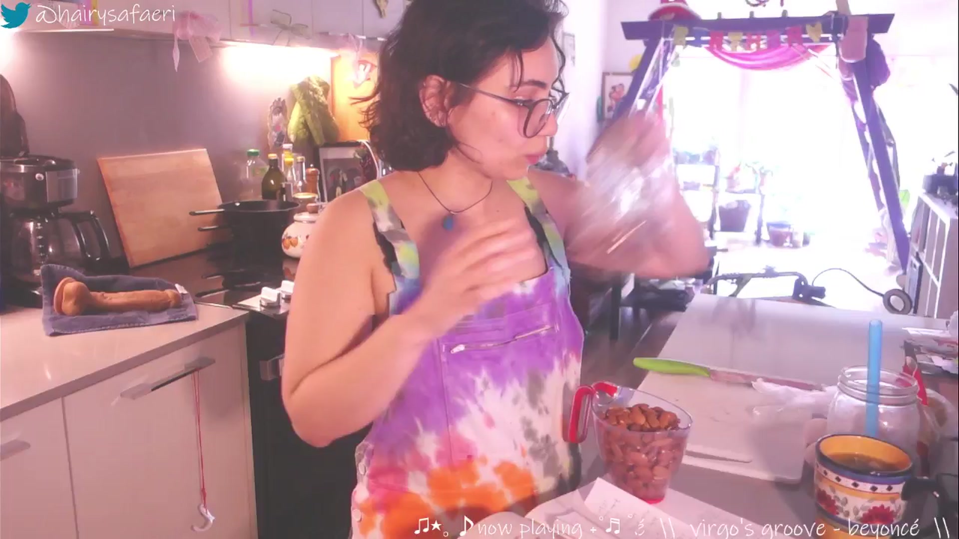 Gallery image thumbnail from HairySafaeri's myfreecams stream on, 03/19/2025, 18:57 image 3 of 20